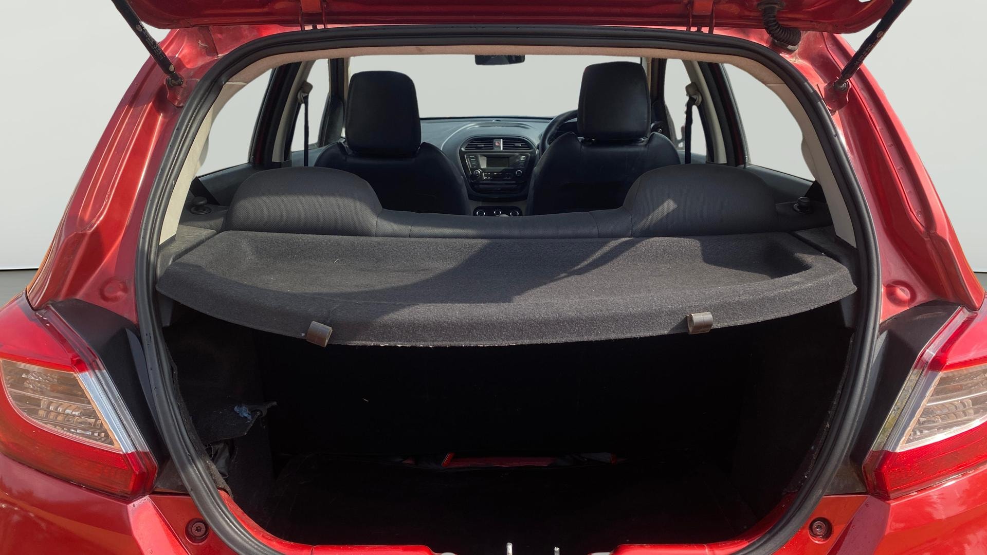 View 2019 Tata Tiago Revotorq XB Image 37 Used 2019 Tata Tiago Revotorq XB Image 37