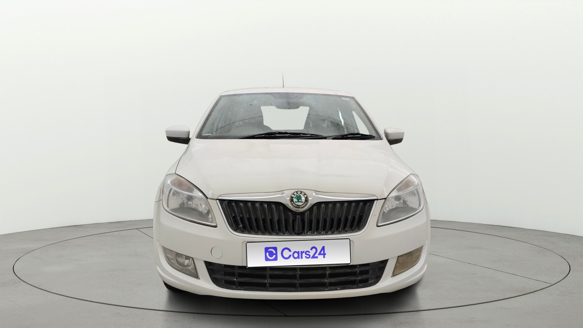 View 2013 Skoda Rapid 1.6 MPI Ambition Petrol BS IV Image 1 Used 2013 Skoda Rapid 1.6 MPI Ambition Petrol BS IV Image 1