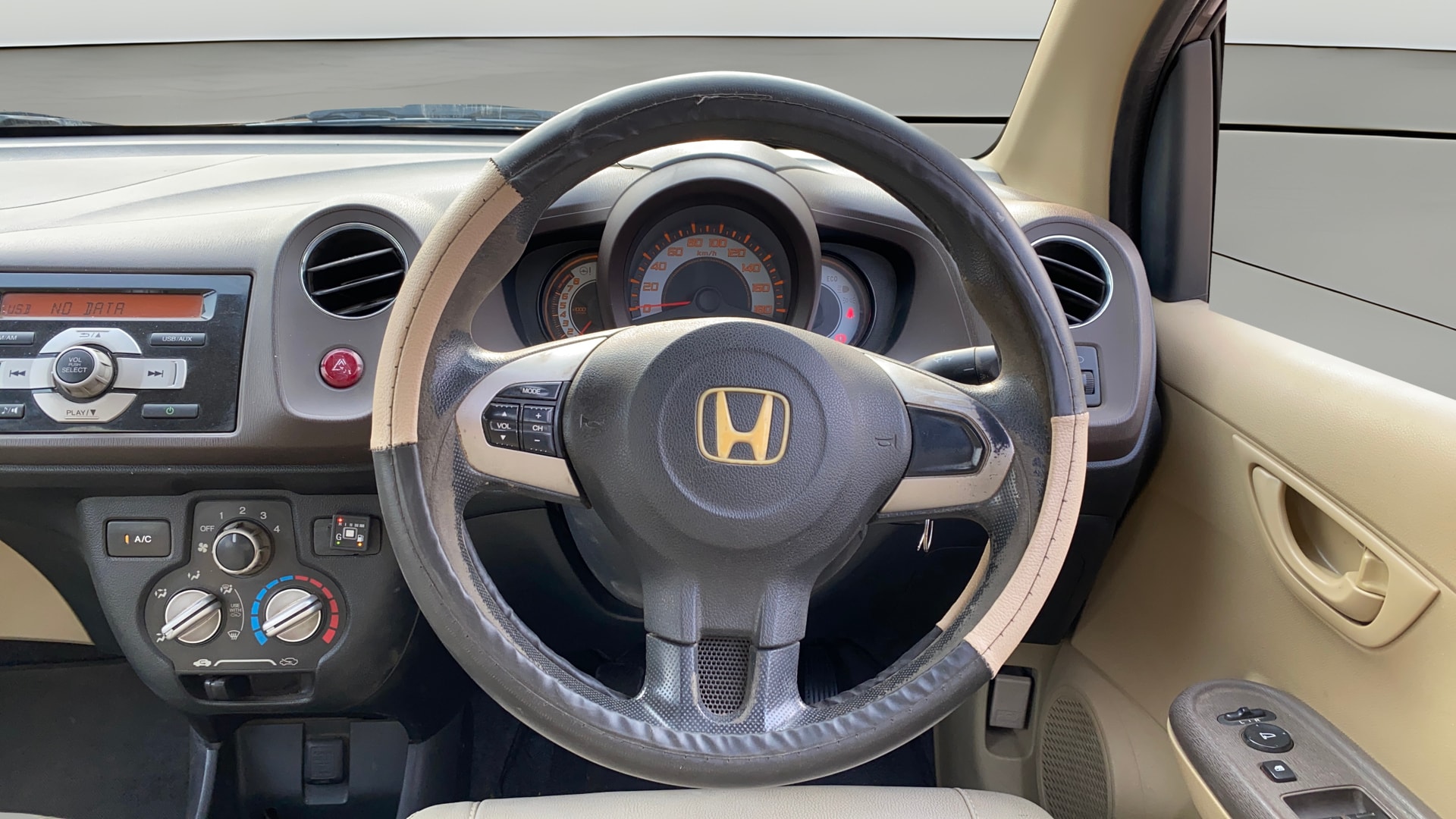 View 2013 Honda Brio S MT Petrol Image 12 Used 2013 Honda Brio S MT Petrol Image 12