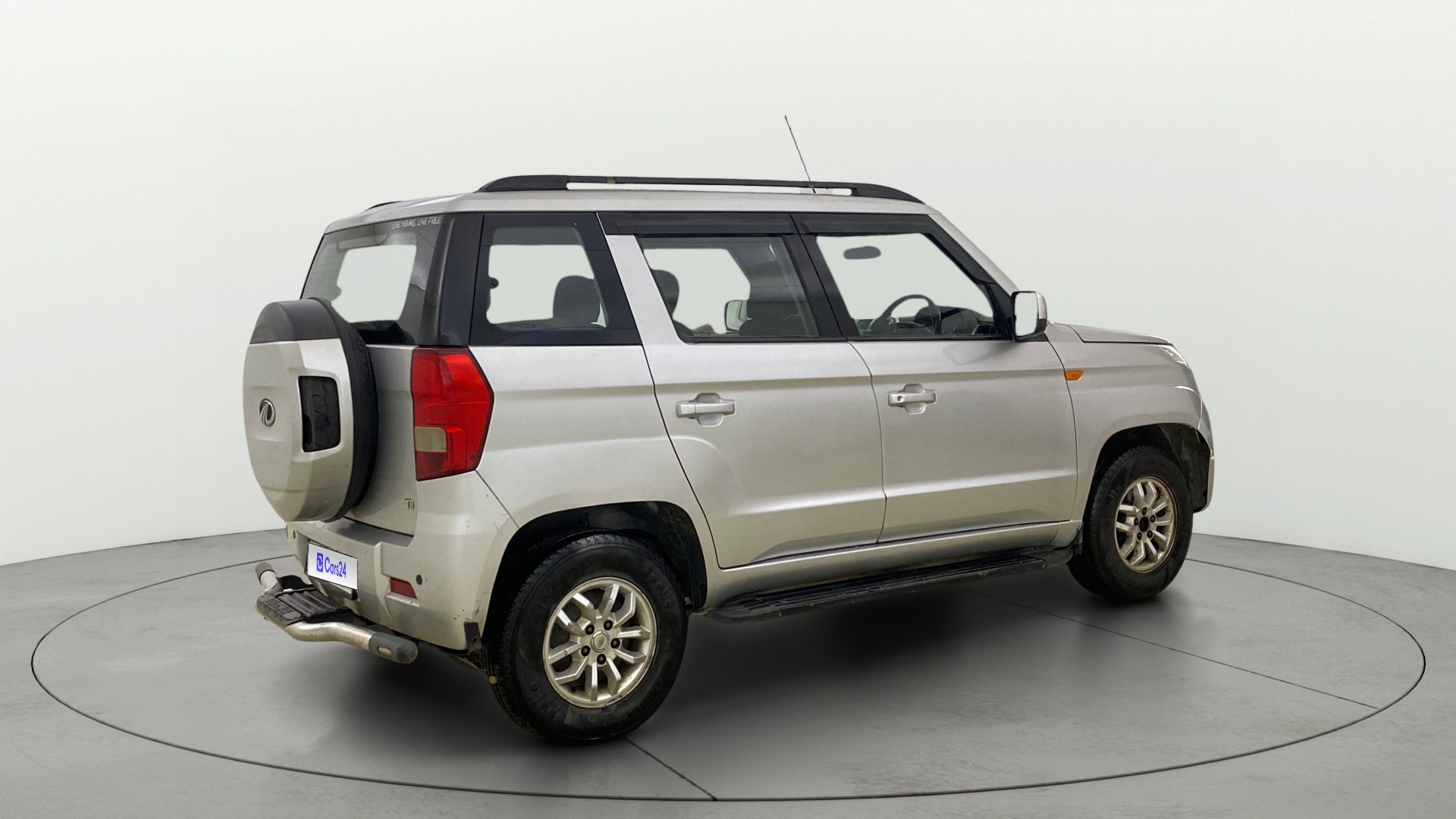 View 2017 Mahindra TUV300 T8 Image 44 Used 2017 Mahindra TUV300 T8 Image 44