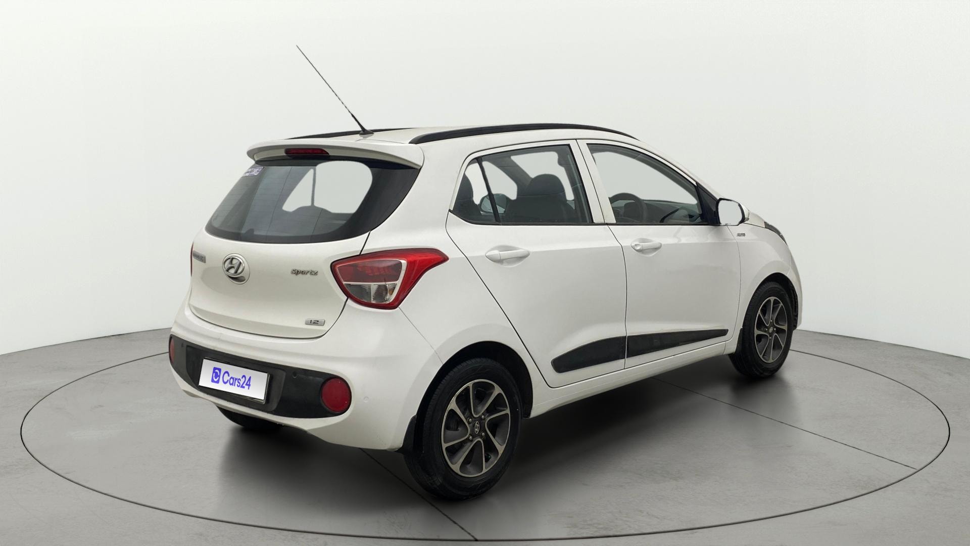 View 2019 Hyundai Grand i10 1.2 Sportz AT Petrol Image 42 Used 2019 Hyundai Grand i10 1.2 Sportz AT Petrol Image 42