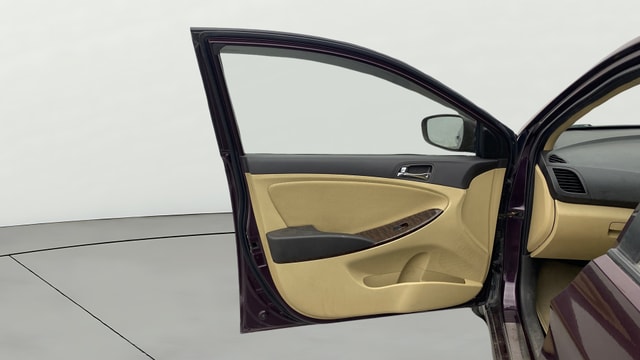 View Hyundai Fluidic Verna Image 32 Used Hyundai Fluidic Verna Image 32