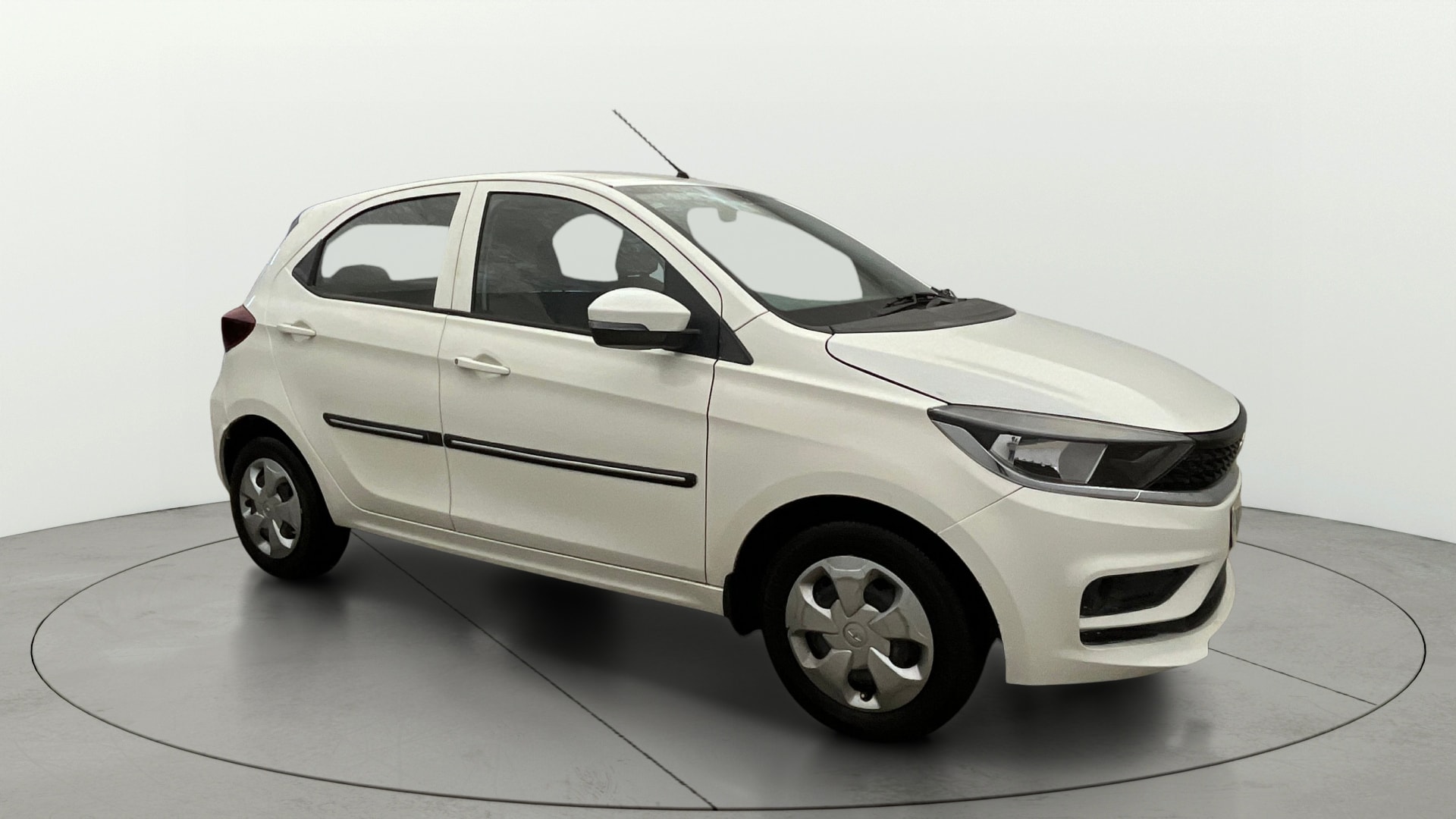 View 2021 Tata Tiago Revotorq XB Image 36 Used 2021 Tata Tiago Revotorq XB Image 36