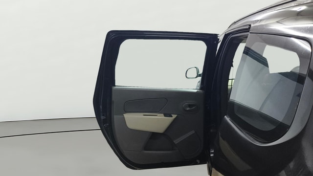 View Renault Lodgy Image 16 Used Renault Lodgy Image 16