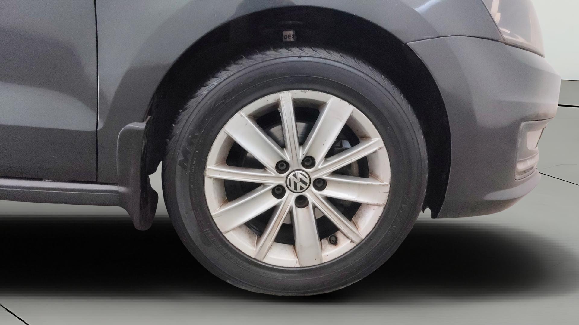 View 2015 Volkswagen Vento 1.2 L TSI Comfortline Petrol AT Image 40 Used 2015 Volkswagen Vento 1.2 L TSI Comfortline Petrol AT Image 40