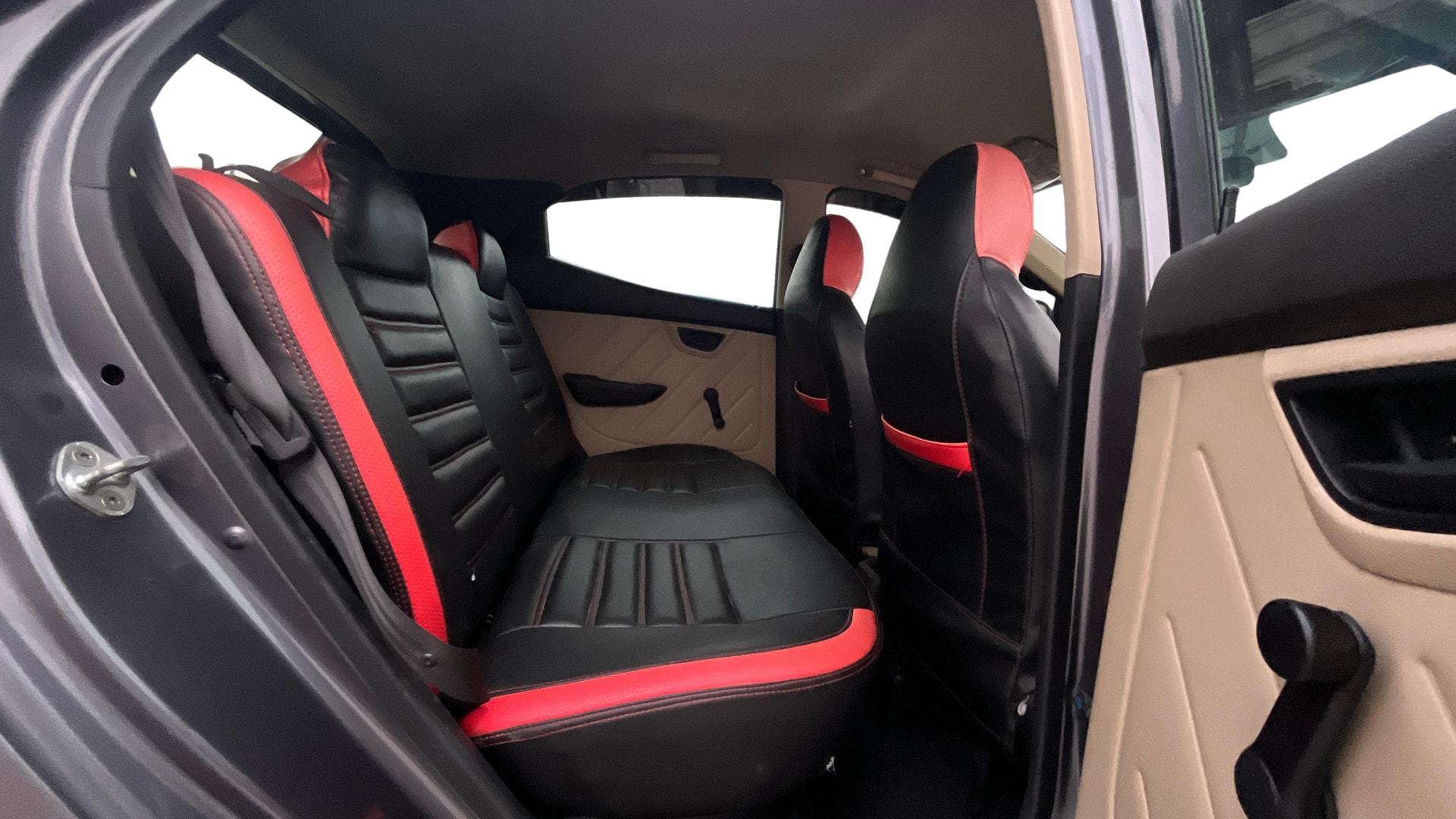 View 2018 Hyundai EON Era Plus Image 28 Used 2018 Hyundai EON Era Plus Image 28