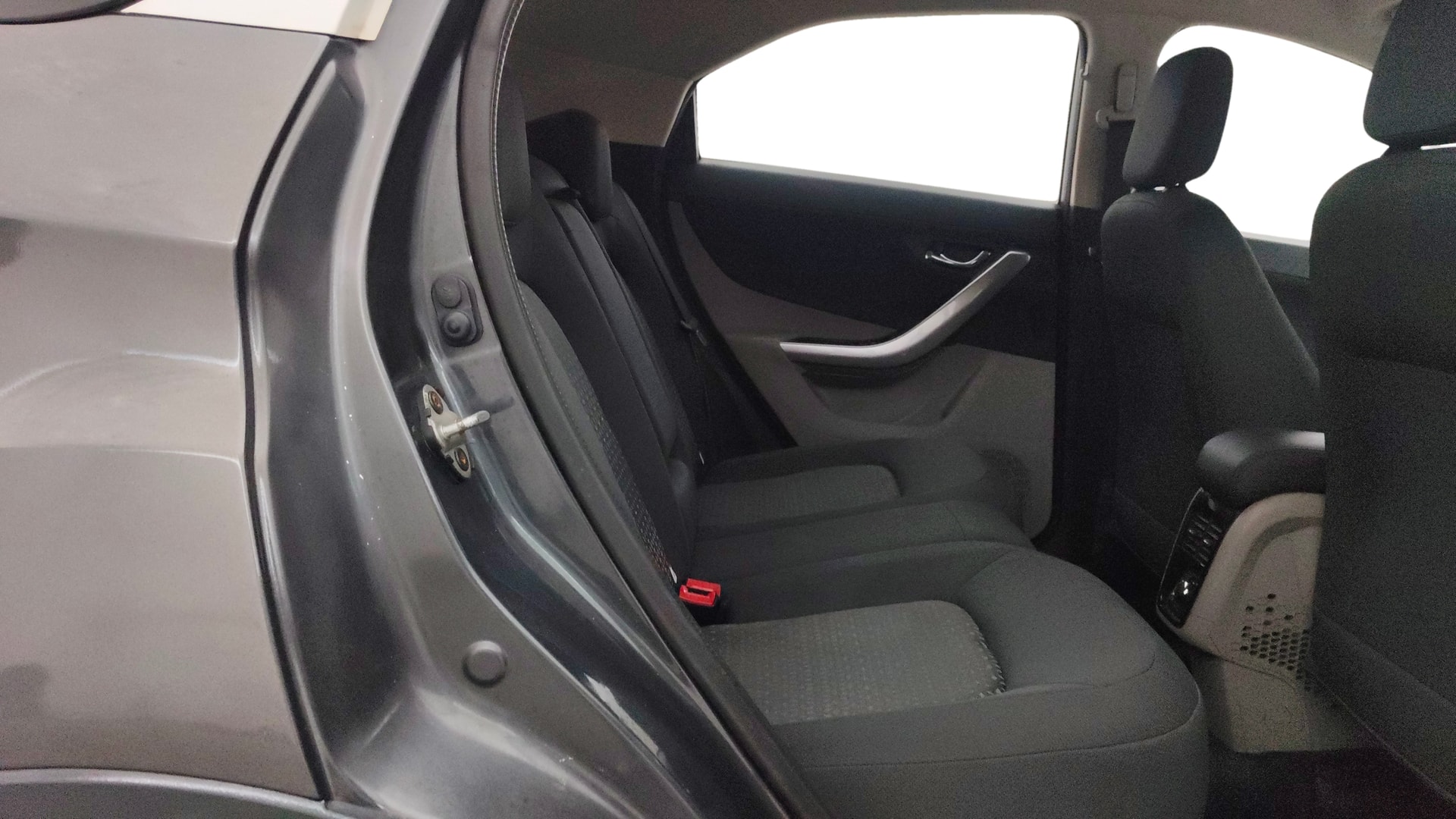 View 2017 Tata Nexon Revotron XE Image 29 Used 2017 Tata Nexon Revotron XE Image 29
