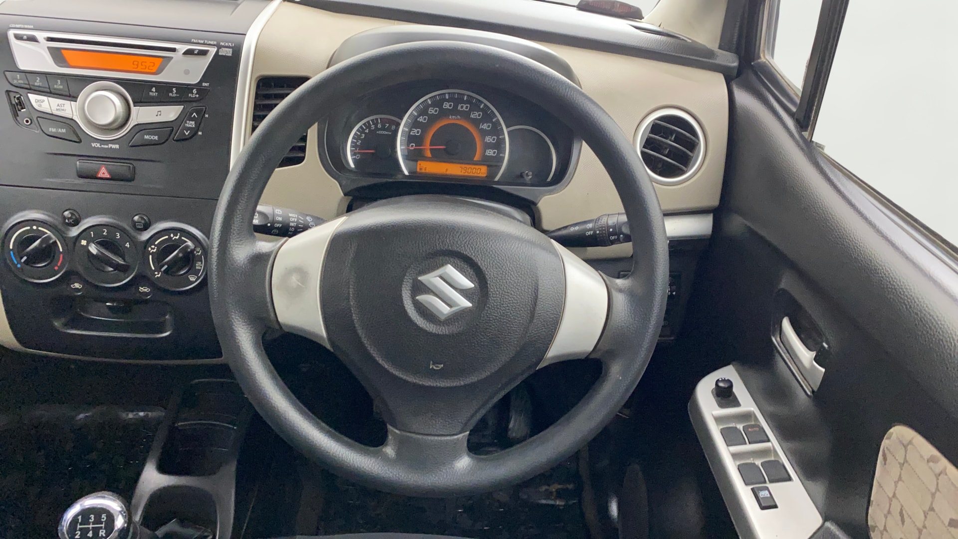 View 2015 Maruti Suzuki 1000 Base Variant Image 12 Used 2015 Maruti Suzuki 1000 Base Variant Image 12