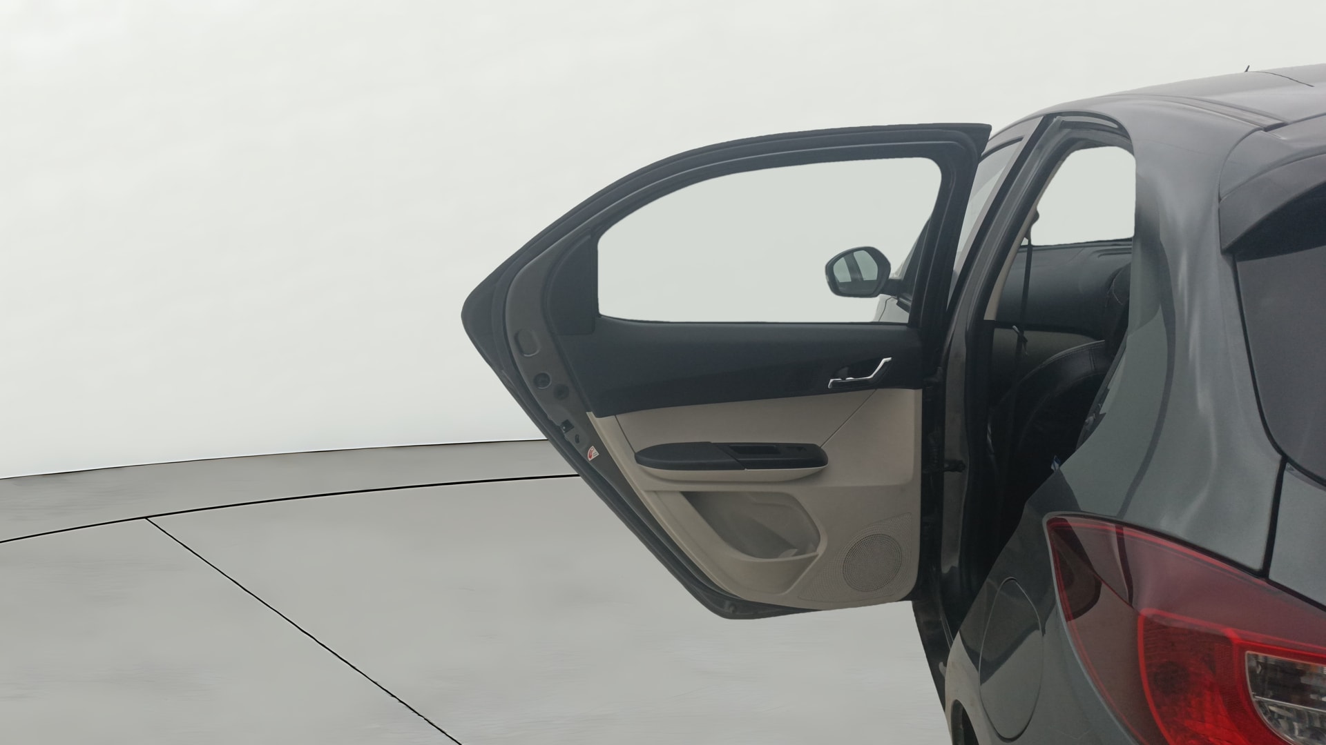 View 2024 Tata Tiago Revotorq XB Image 23 Used 2024 Tata Tiago Revotorq XB Image 23