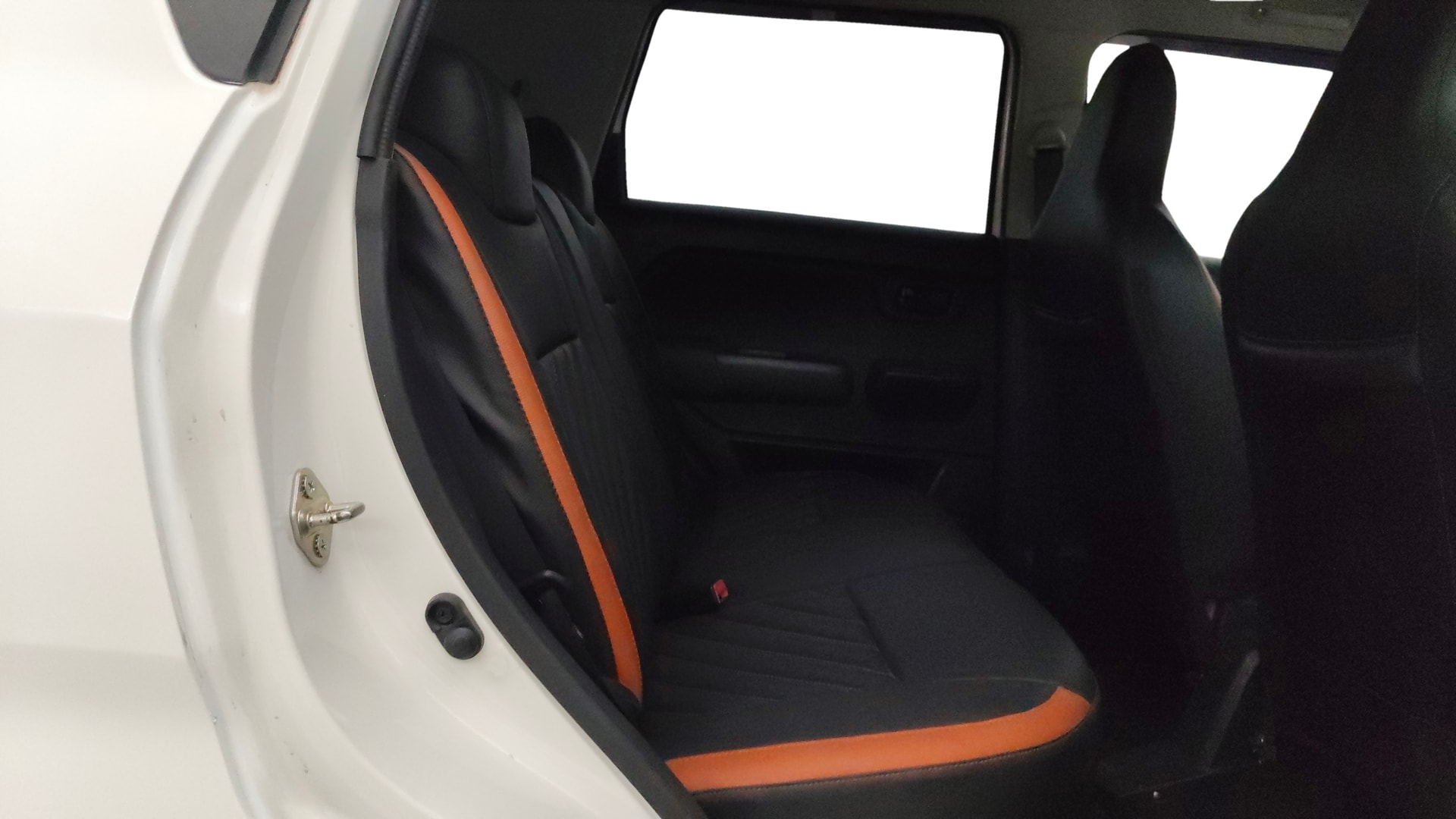 View 2019 Maruti Suzuki 1000 Base Variant Image 29 Used 2019 Maruti Suzuki 1000 Base Variant Image 29