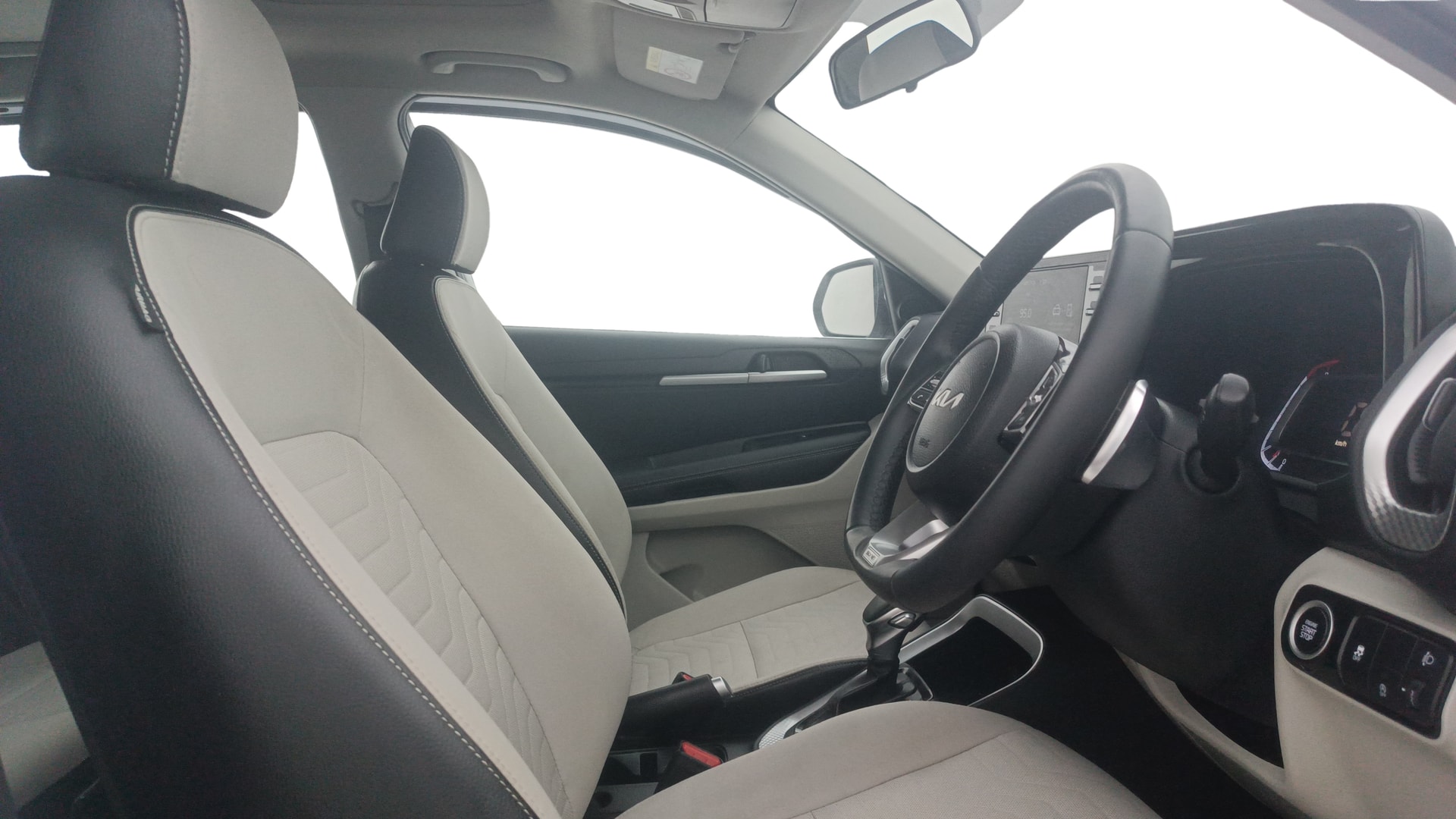 View 2023 Kia Sonet HTX DCT Petrol Image 18 Used 2023 Kia Sonet HTX DCT Petrol Image 18