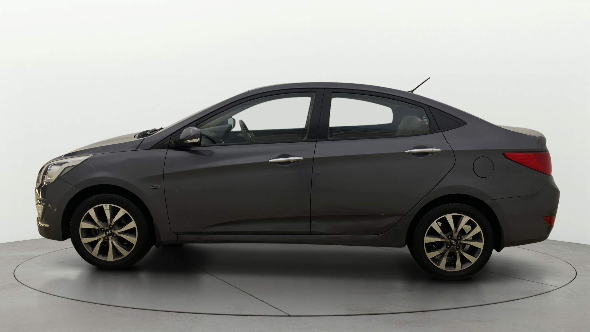 View 2015 Hyundai Fluidic Verna 1.6 VTVT S O Image 25 Used 2015 Hyundai Fluidic Verna 1.6 VTVT S O Image 25