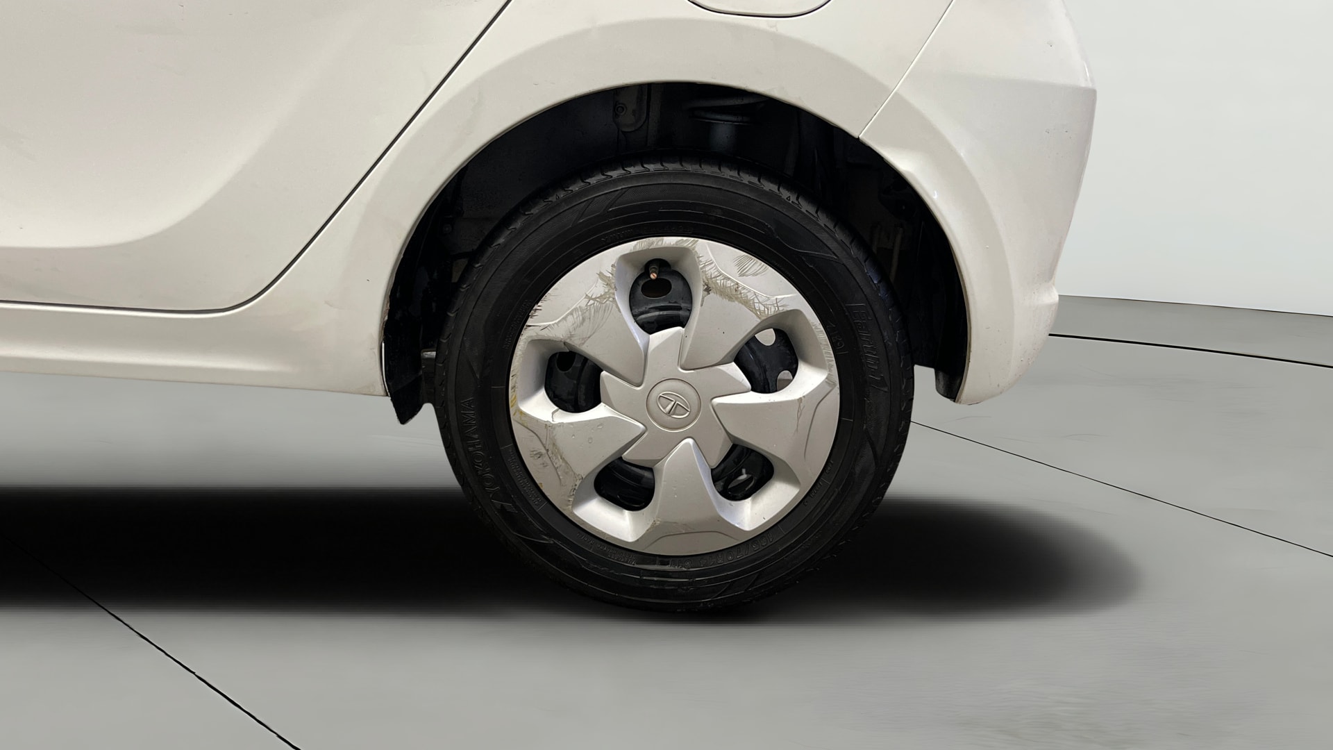 View 2016 Tata Tiago Revotorq XB Image 11 Used 2016 Tata Tiago Revotorq XB Image 11
