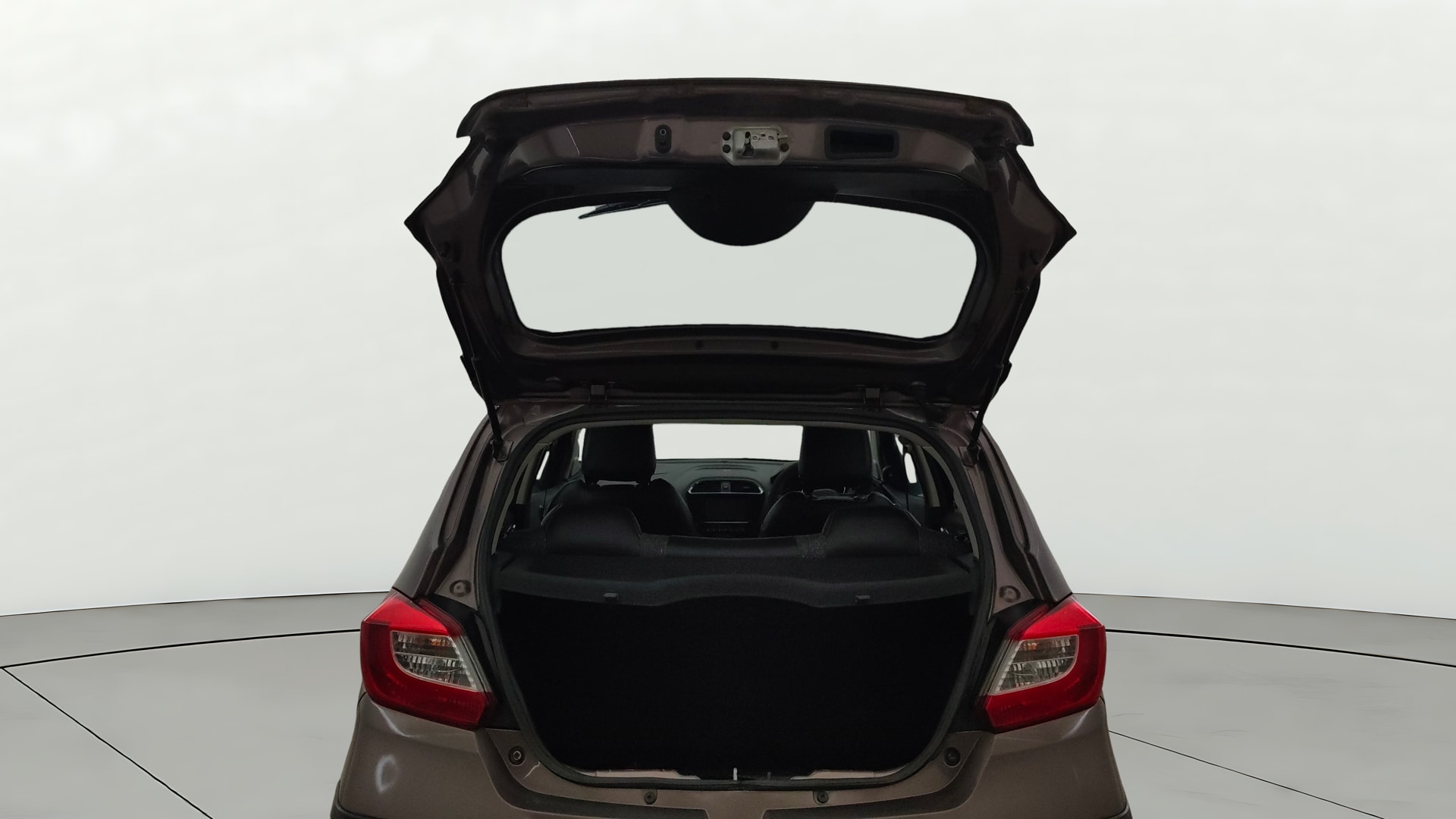 View 2019 Tata Tiago Revotorq XB Image 16 Used 2019 Tata Tiago Revotorq XB Image 16