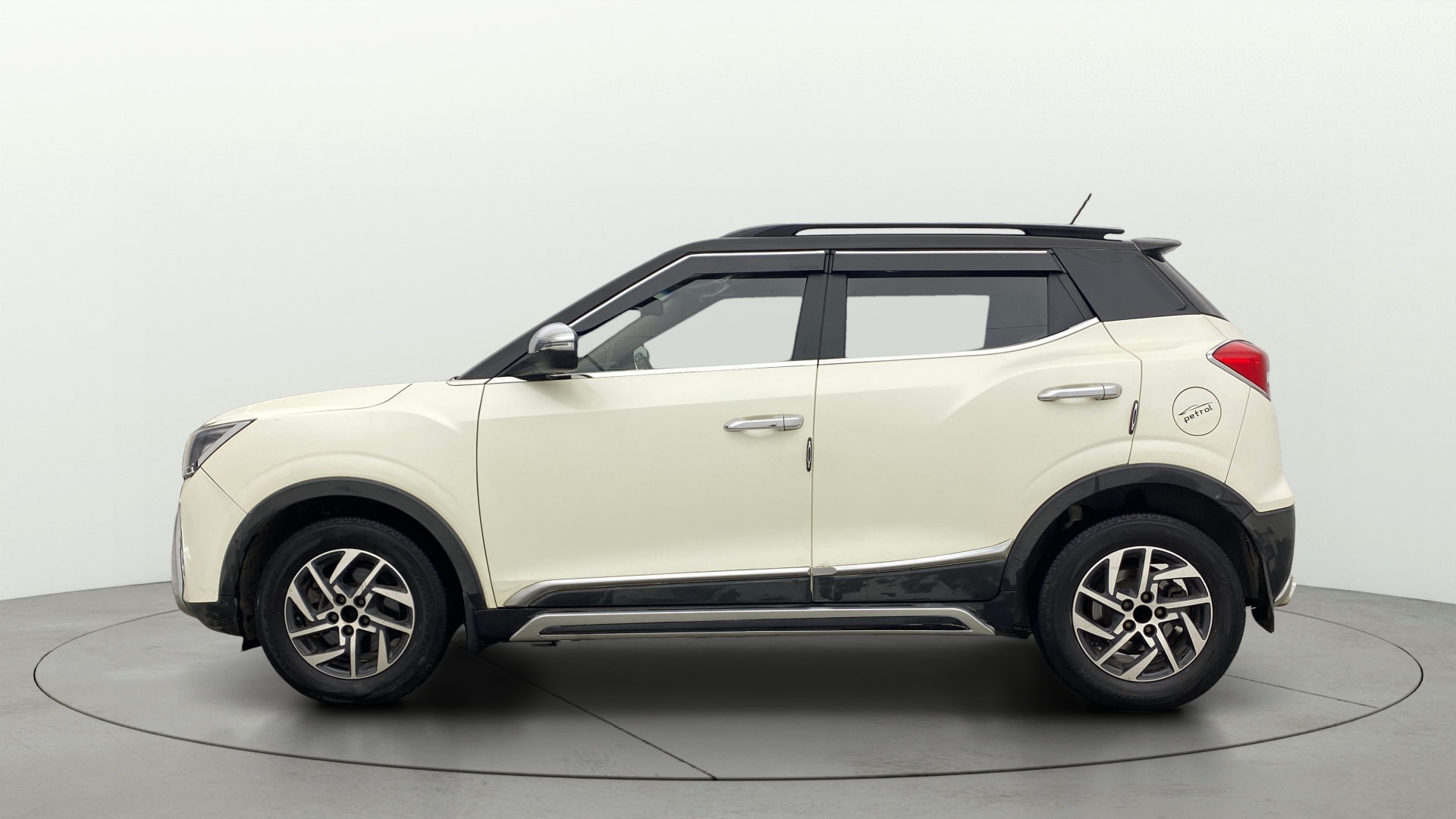 Used 2022 Mahindra XUV300 Used 2022 Mahindra XUV300