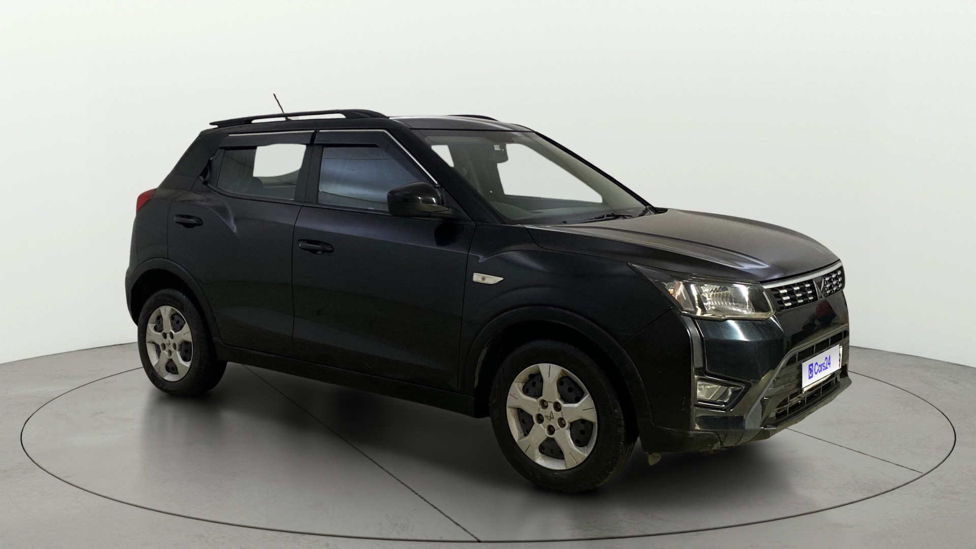 View 2024 Mahindra XUV300 W4 Petrol BS IV Image 21 Used 2024 Mahindra XUV300 W4 Petrol BS IV Image 21