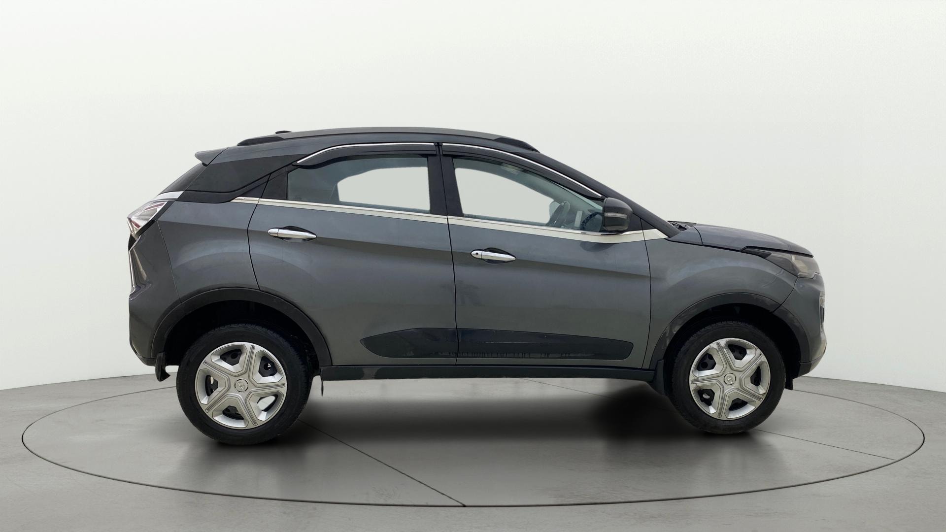 View 2022 Tata Nexon Revotron XE Image 8 Used 2022 Tata Nexon Revotron XE Image 8