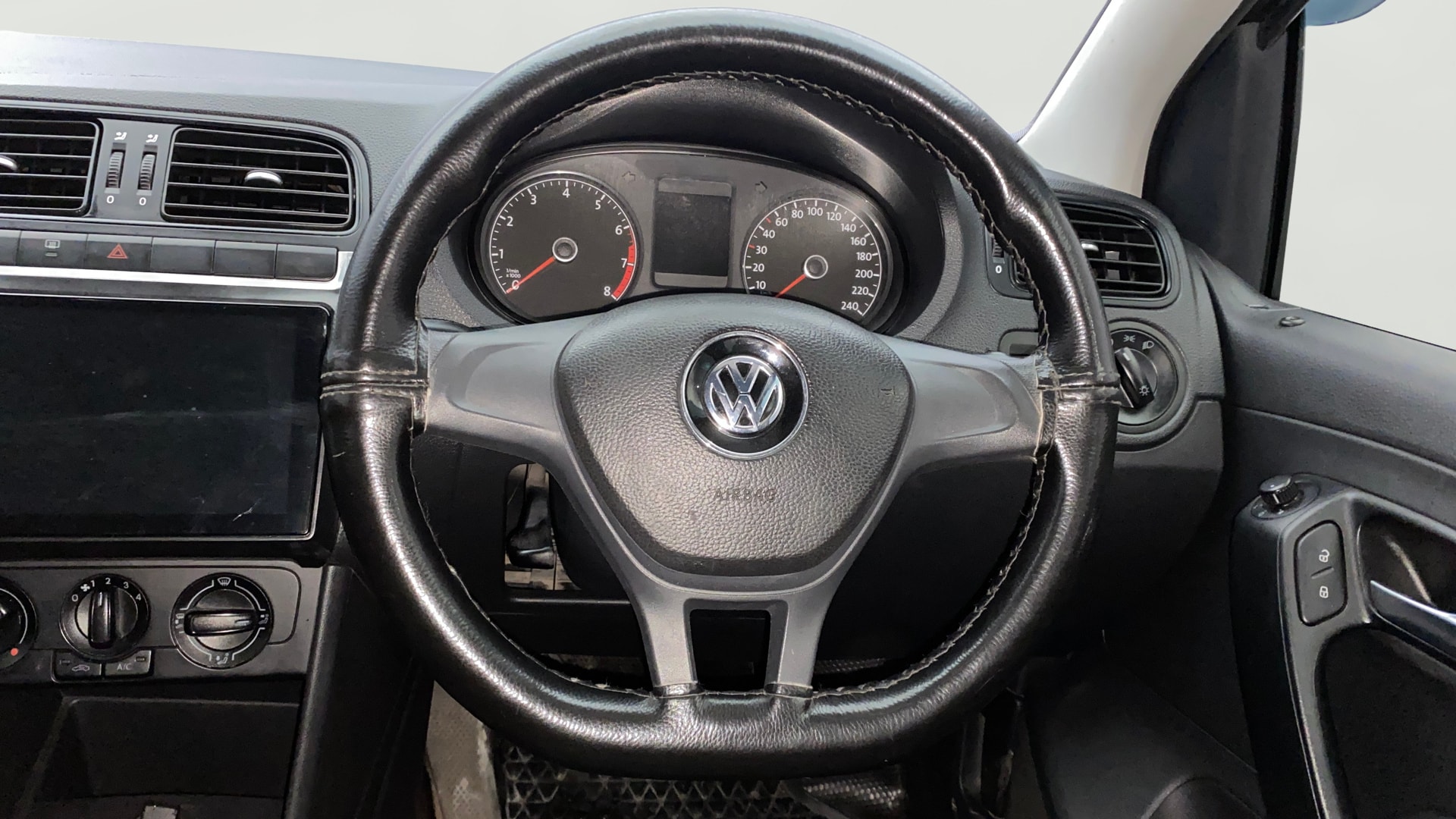 View 2018 Volkswagen Polo 1.0 L MPI Comfortline Petrol BS IV Image 20 Used 2018 Volkswagen Polo 1.0 L MPI Comfortline Petrol BS IV Image 20