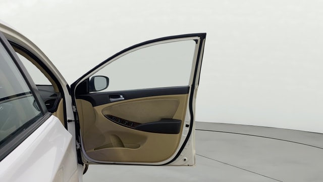 View Hyundai Fluidic Verna Image 45 Used Hyundai Fluidic Verna Image 45