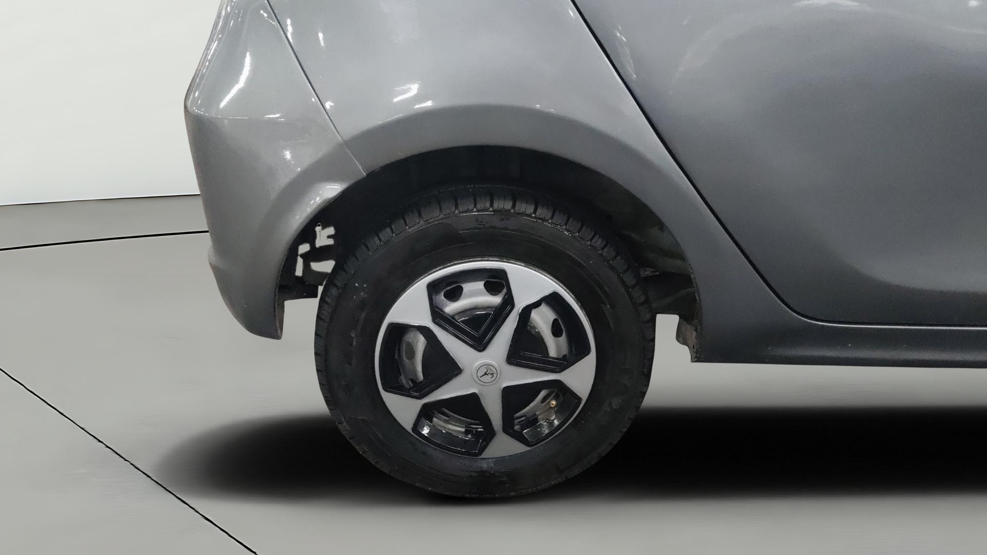 View 2018 Tata Tiago Revotorq XB Image 24 Used 2018 Tata Tiago Revotorq XB Image 24