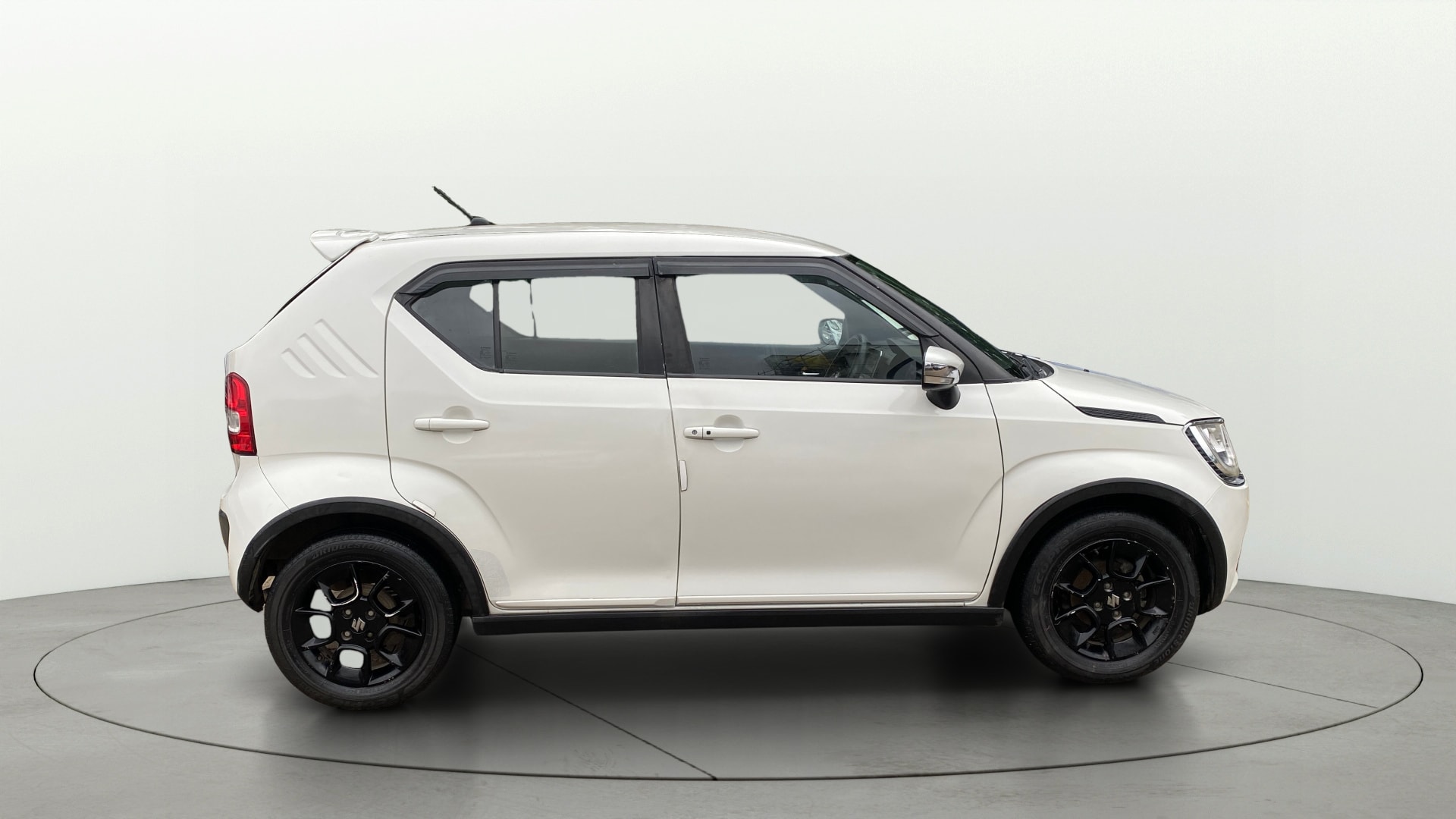 View 2017 Maruti Suzuki 1000 Base Variant Image 29 Used 2017 Maruti Suzuki 1000 Base Variant Image 29