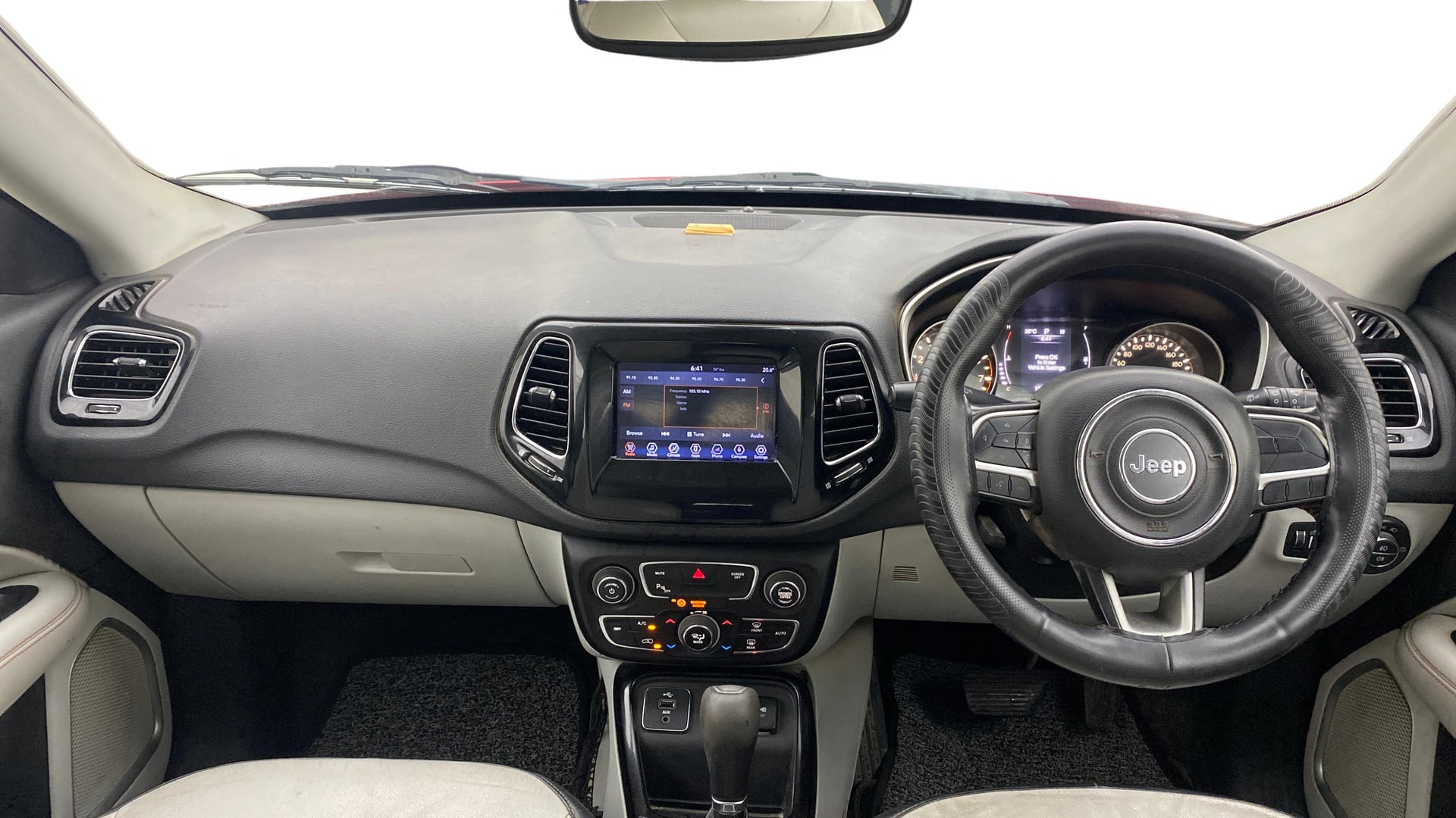 View 2017 Jeep Compass Limited 1.4 Multi AIR Petrol DDCT AT BS IV Image 15 Used 2017 Jeep Compass Limited 1.4 Multi AIR Petrol DDCT AT BS IV Image 15