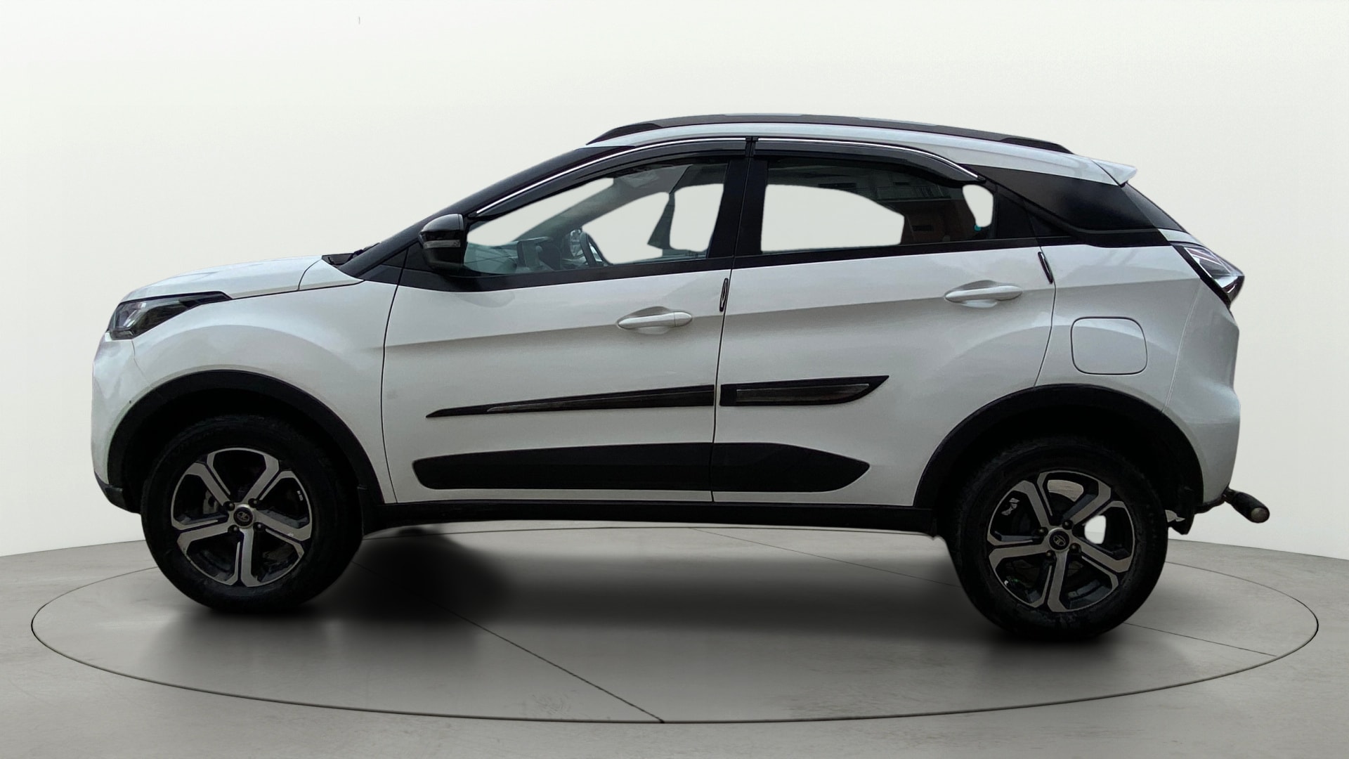 View 2022 Tata Nexon Revotron XE Image 27 Used 2022 Tata Nexon Revotron XE Image 27