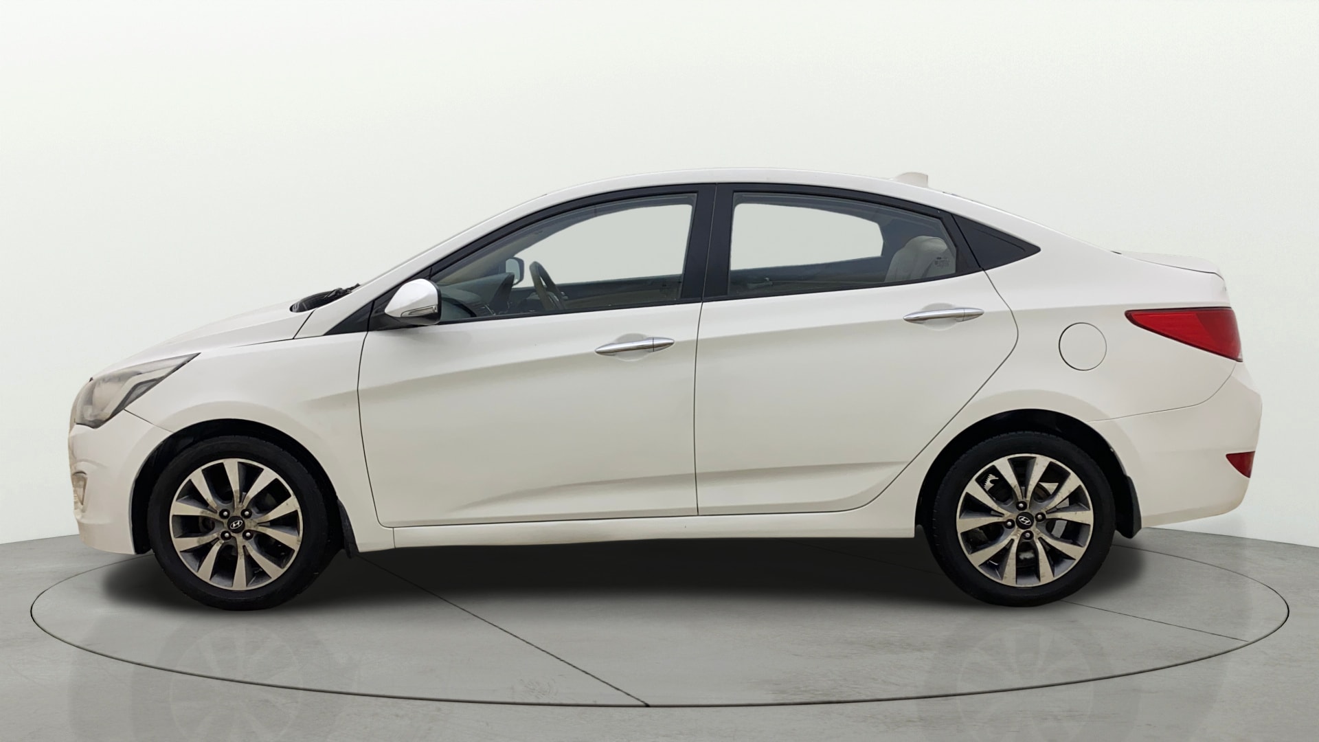 View 2016 Hyundai Fluidic Verna 1.4 CRDI Base Image 25 Used 2016 Hyundai Fluidic Verna 1.4 CRDI Base Image 25