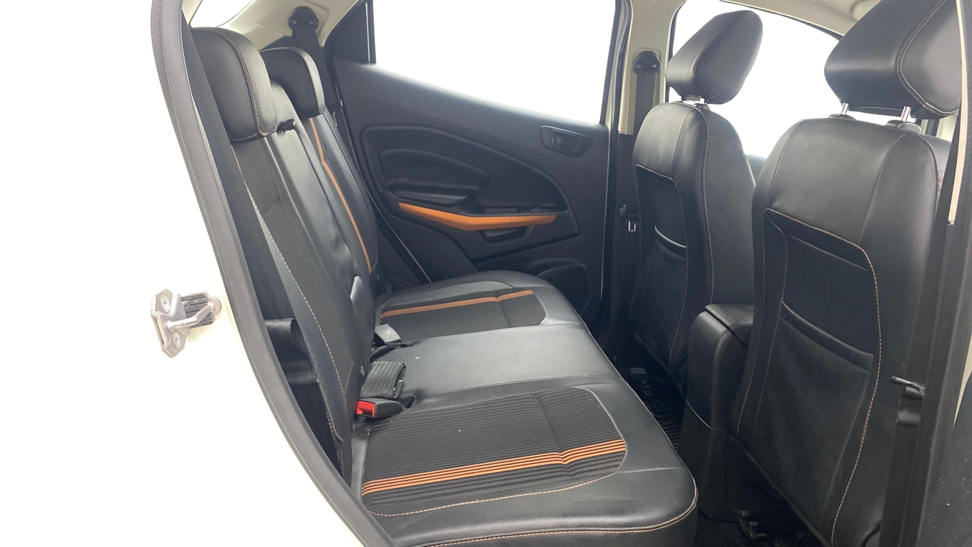 View 2019 Ford EcoSport 1.5 TDCi Diesel Ambiente BS IV Image 30 Used 2019 Ford EcoSport 1.5 TDCi Diesel Ambiente BS IV Image 30