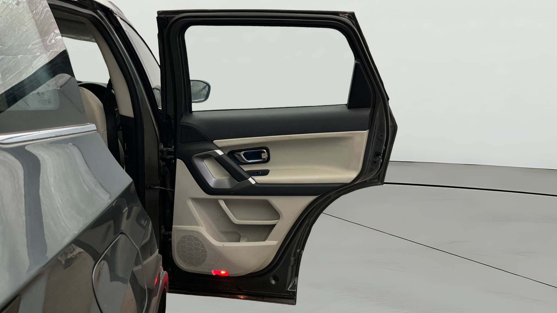 View 2021 Tata Safari XZA Plus Image 6 Used 2021 Tata Safari XZA Plus Image 6
