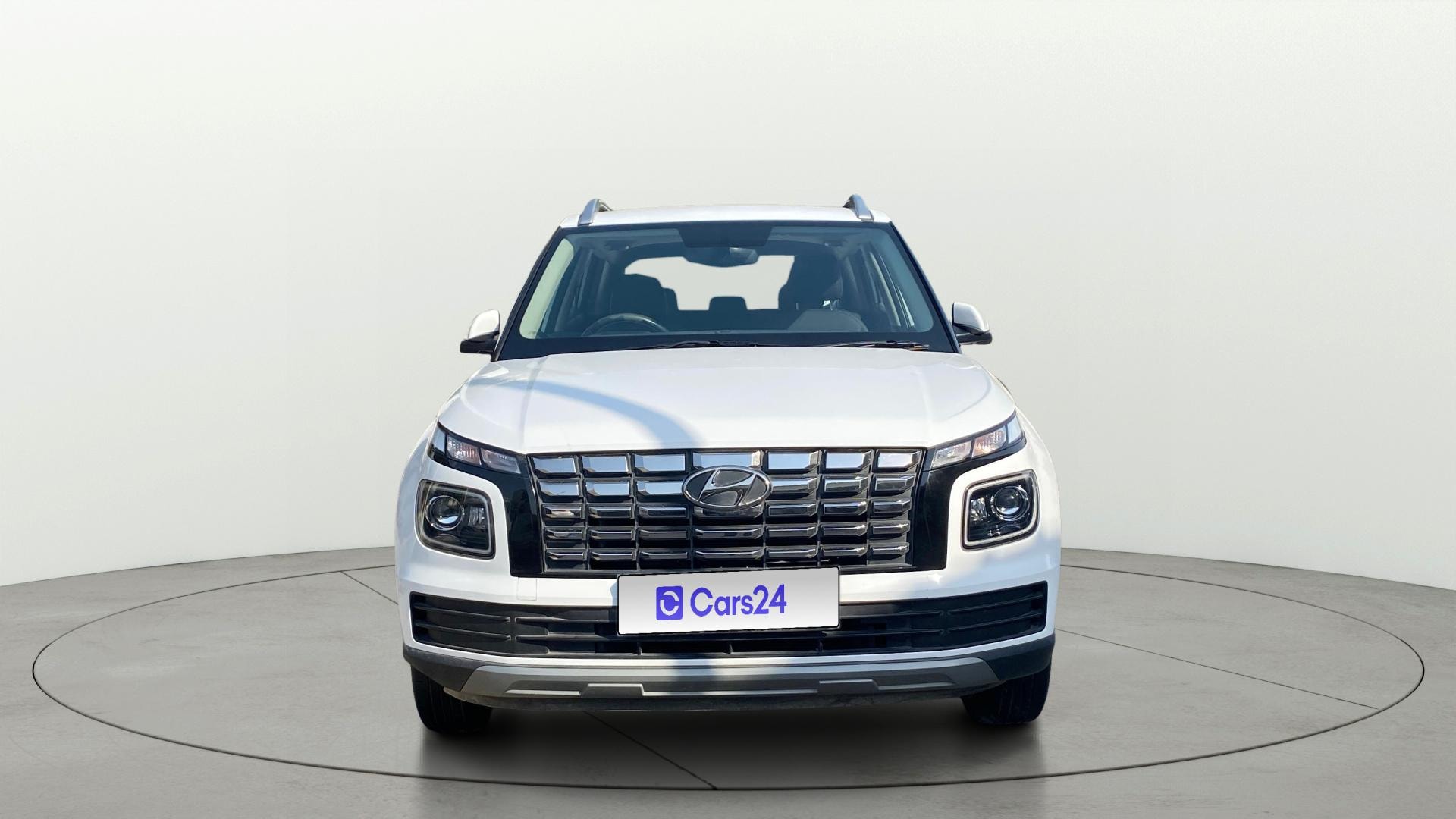 View 2024 Hyundai Venue SX 1.2 Petrol MT Image 1 Used 2024 Hyundai Venue SX 1.2 Petrol MT Image 1