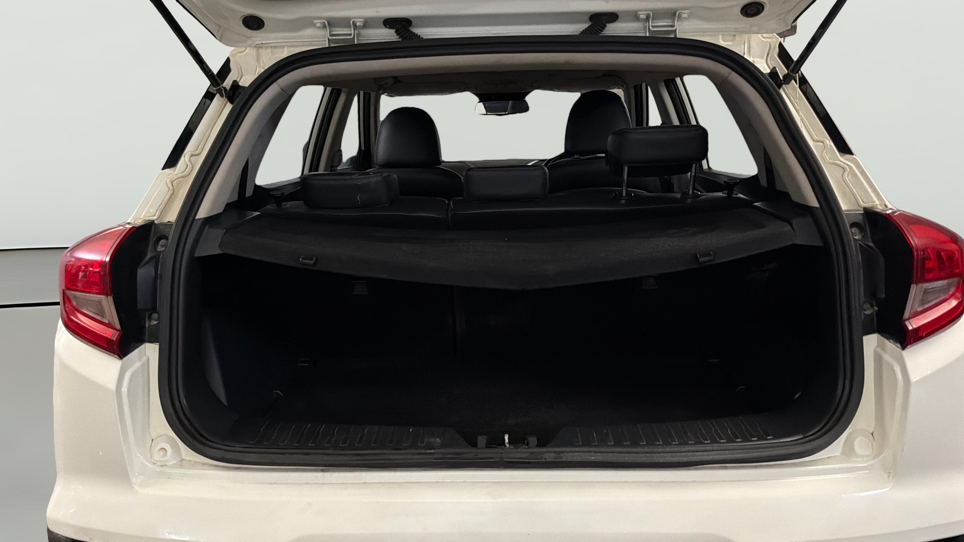 Used 2023 Mahindra XUV300 Used 2023 Mahindra XUV300