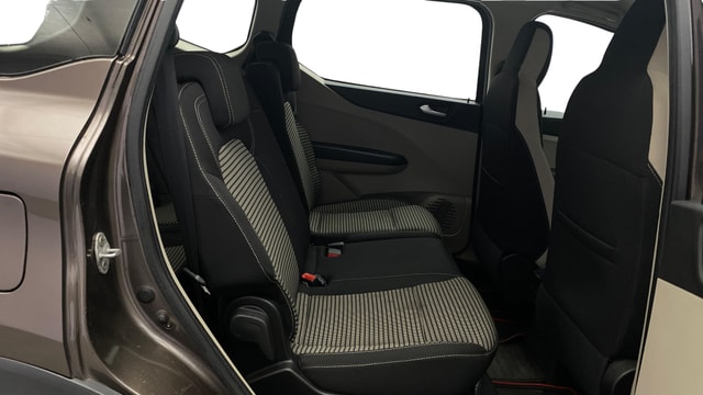 View Renault Triber Image 36 Used Renault Triber Image 36