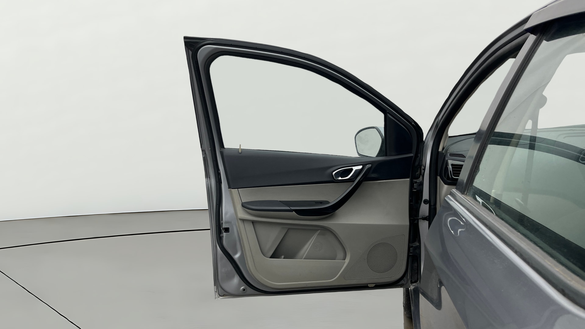 View 2019 Tata Tiago Revotorq XB Image 36 Used 2019 Tata Tiago Revotorq XB Image 36