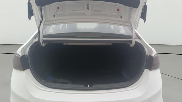View Hyundai Verna Image 40 Used Hyundai Verna Image 40