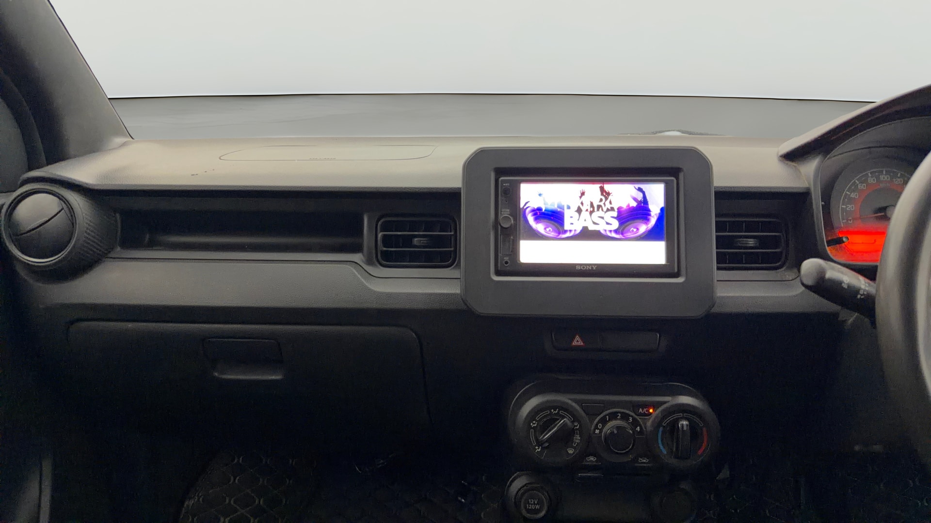 View 2019 Maruti Suzuki 1000 Base Variant Image 17 Used 2019 Maruti Suzuki 1000 Base Variant Image 17