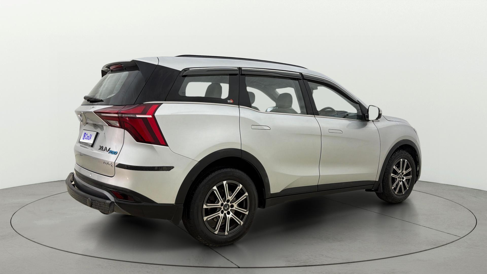 Used 2022 Mahindra XUV700 Used 2022 Mahindra XUV700