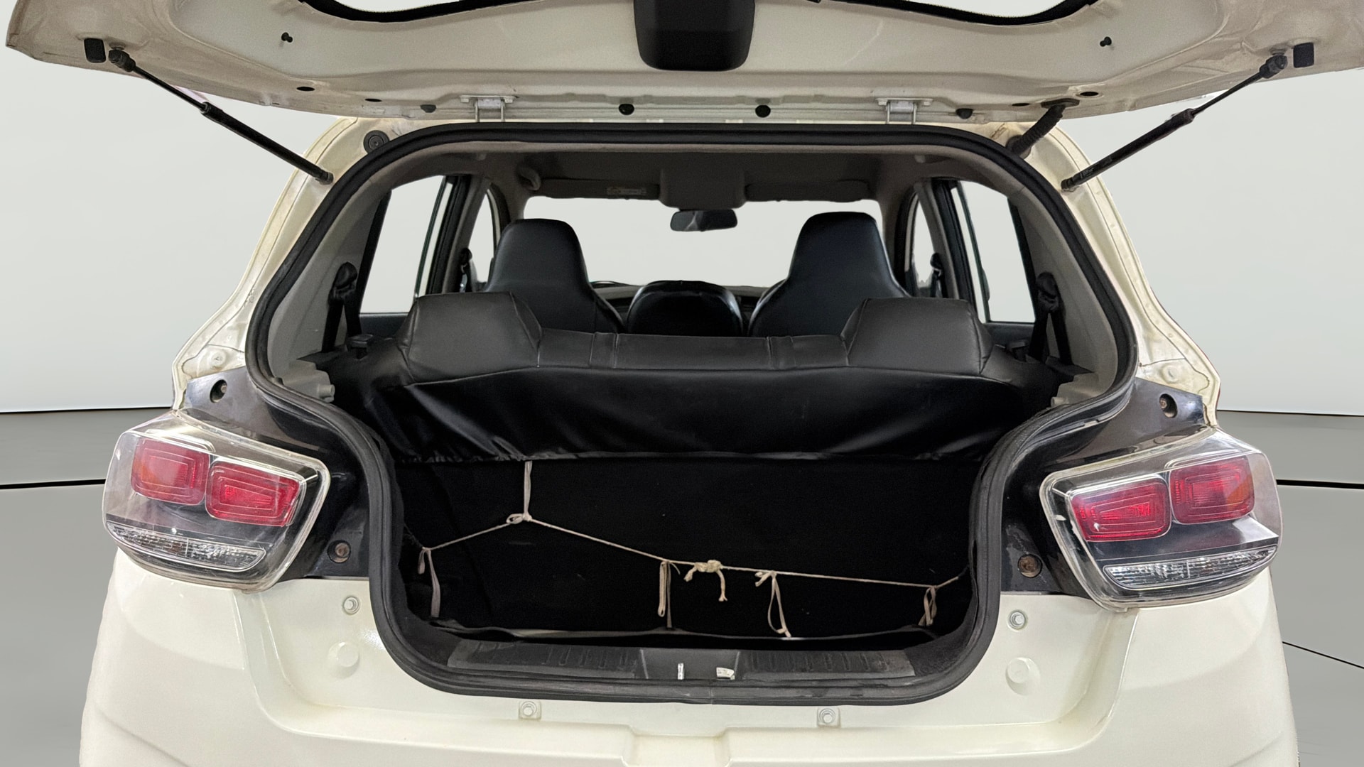 Used 2019 Mahindra KUV100 Used 2019 Mahindra KUV100