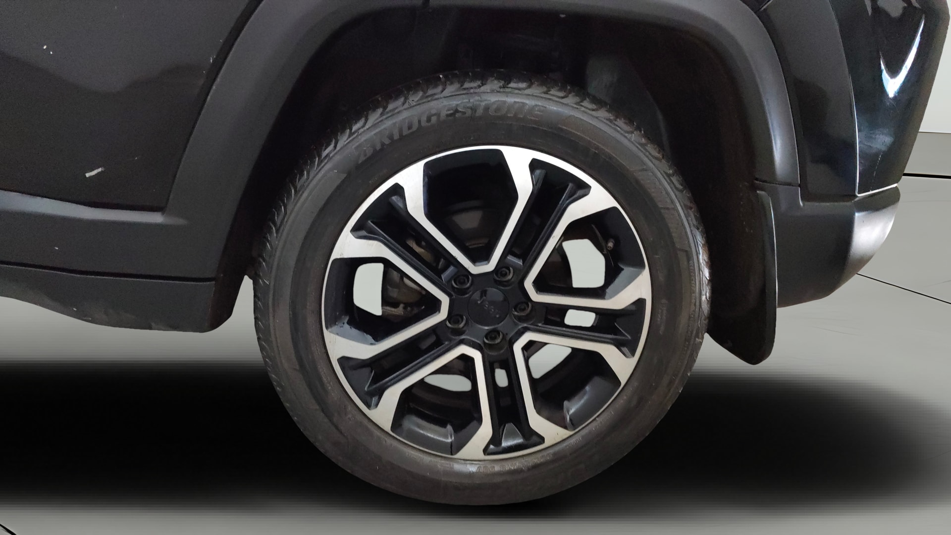 View 2023 Jeep Compass Limited (O)1.4 Multi AIR Petrol DDCT AT BS IV Image 12 Used 2023 Jeep Compass Limited (O)1.4 Multi AIR Petrol DDCT AT BS IV Image 12