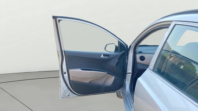 View Hyundai Grand i10 Image 30 Used Hyundai Grand i10 Image 30