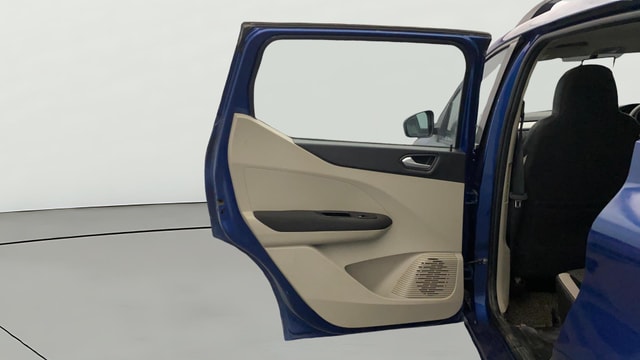 View Renault Triber Image 15 Used Renault Triber Image 15