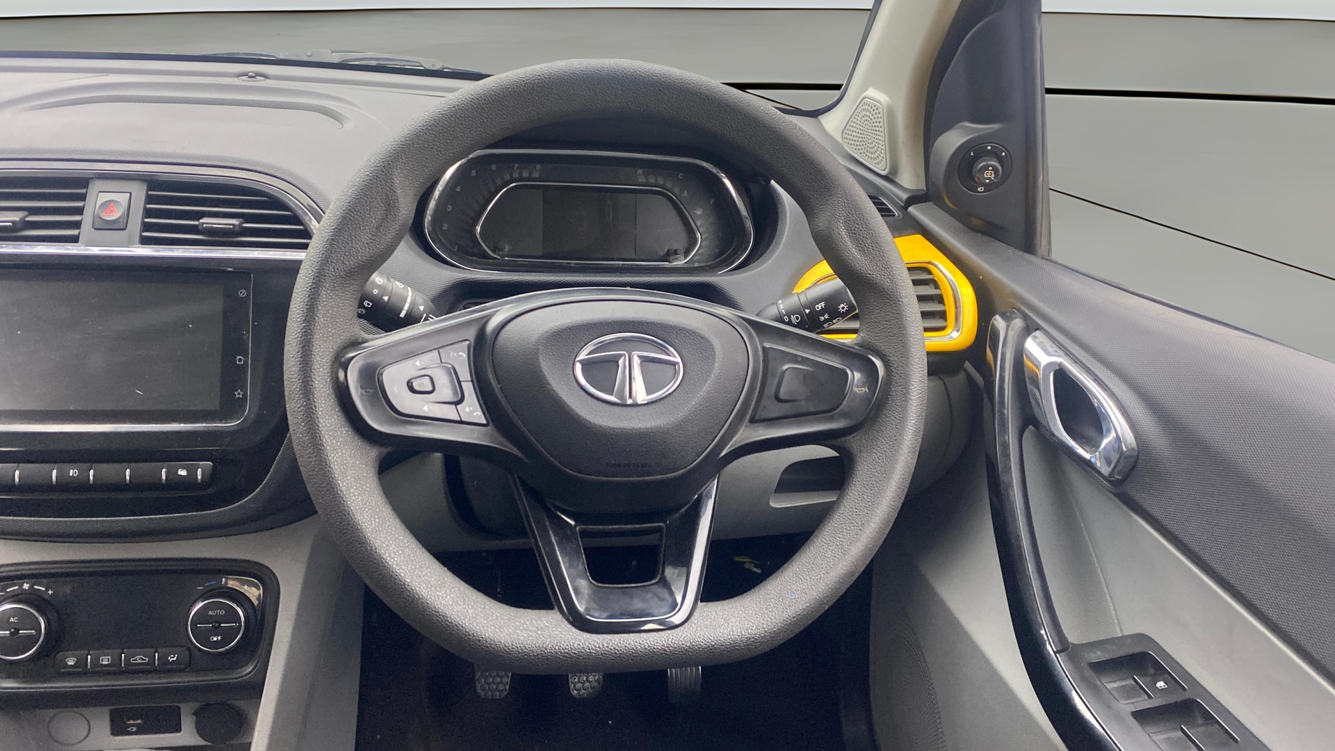 View 2020 Tata Tiago Revotorq XB Image 20 Used 2020 Tata Tiago Revotorq XB Image 20
