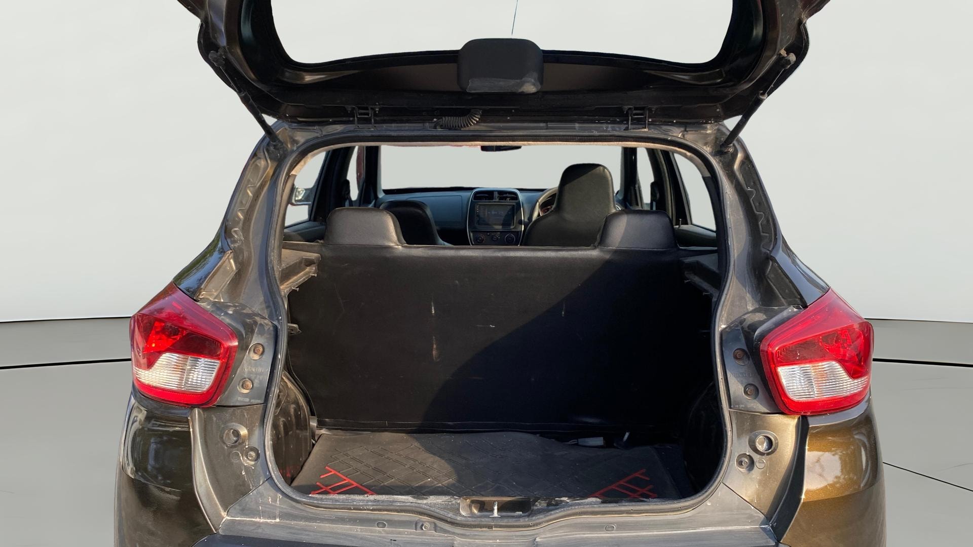 View 2019 Renault Kwid RXL Image 37 Used 2019 Renault Kwid RXL Image 37