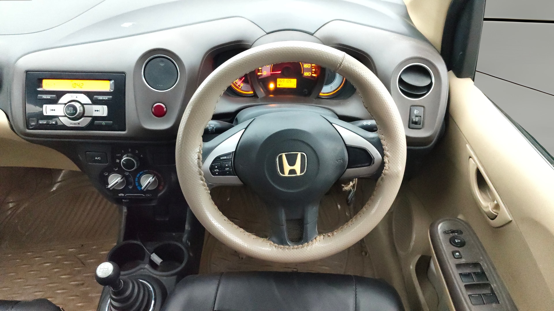 View 2013 Honda Brio S MT Petrol Image 20 Used 2013 Honda Brio S MT Petrol Image 20