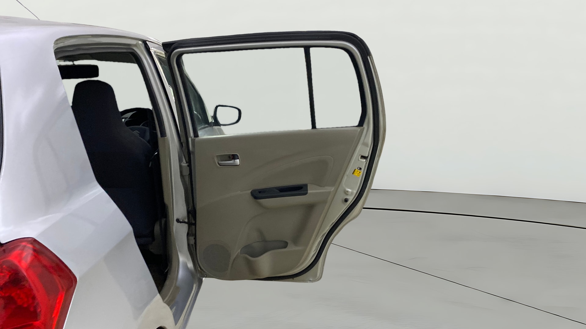 View 2015 Maruti Suzuki 1000 Base Variant Image 7 Used 2015 Maruti Suzuki 1000 Base Variant Image 7