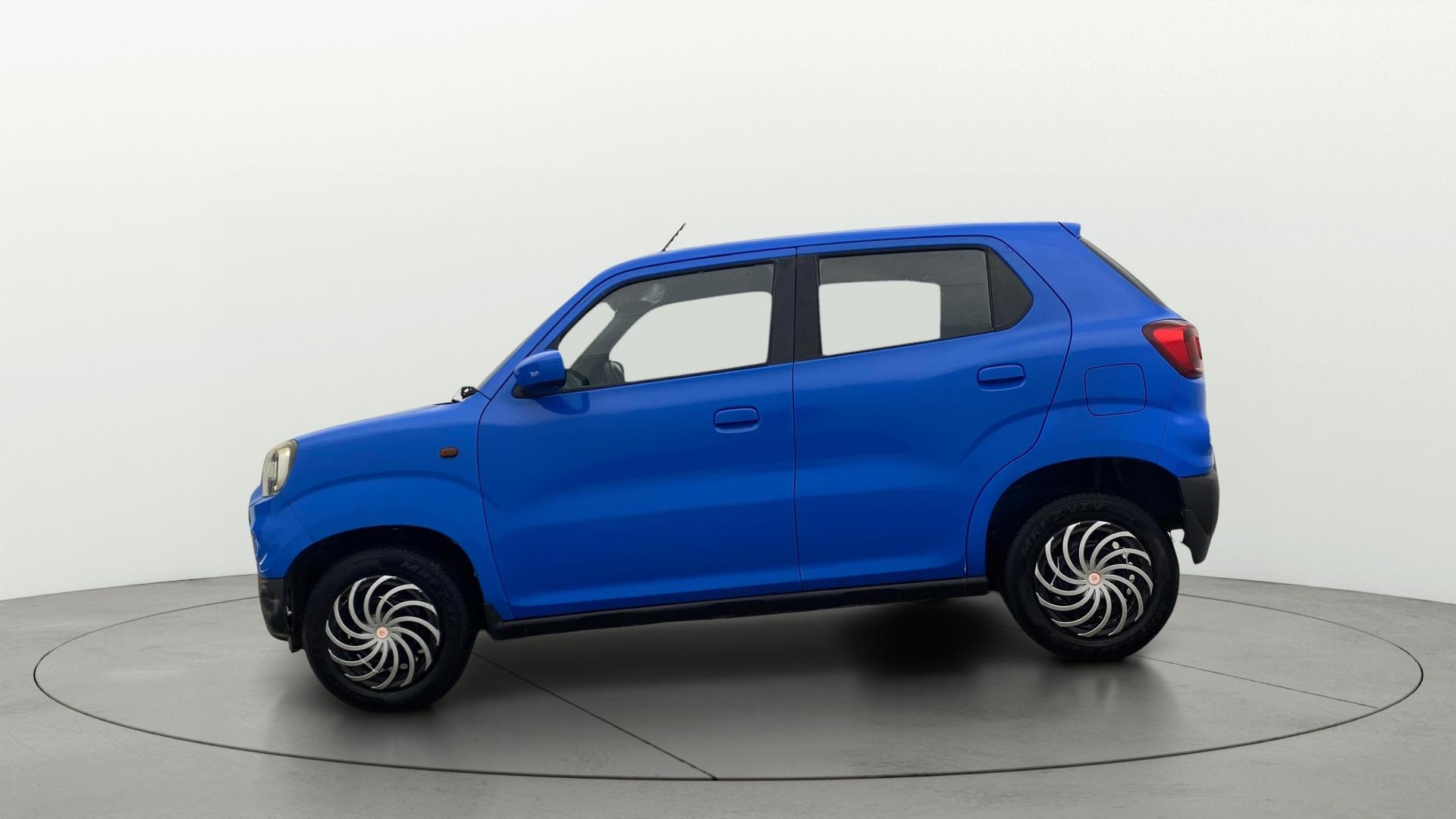 View 2020 Maruti Suzuki 1000 Base Variant Image 5 Used 2020 Maruti Suzuki 1000 Base Variant Image 5