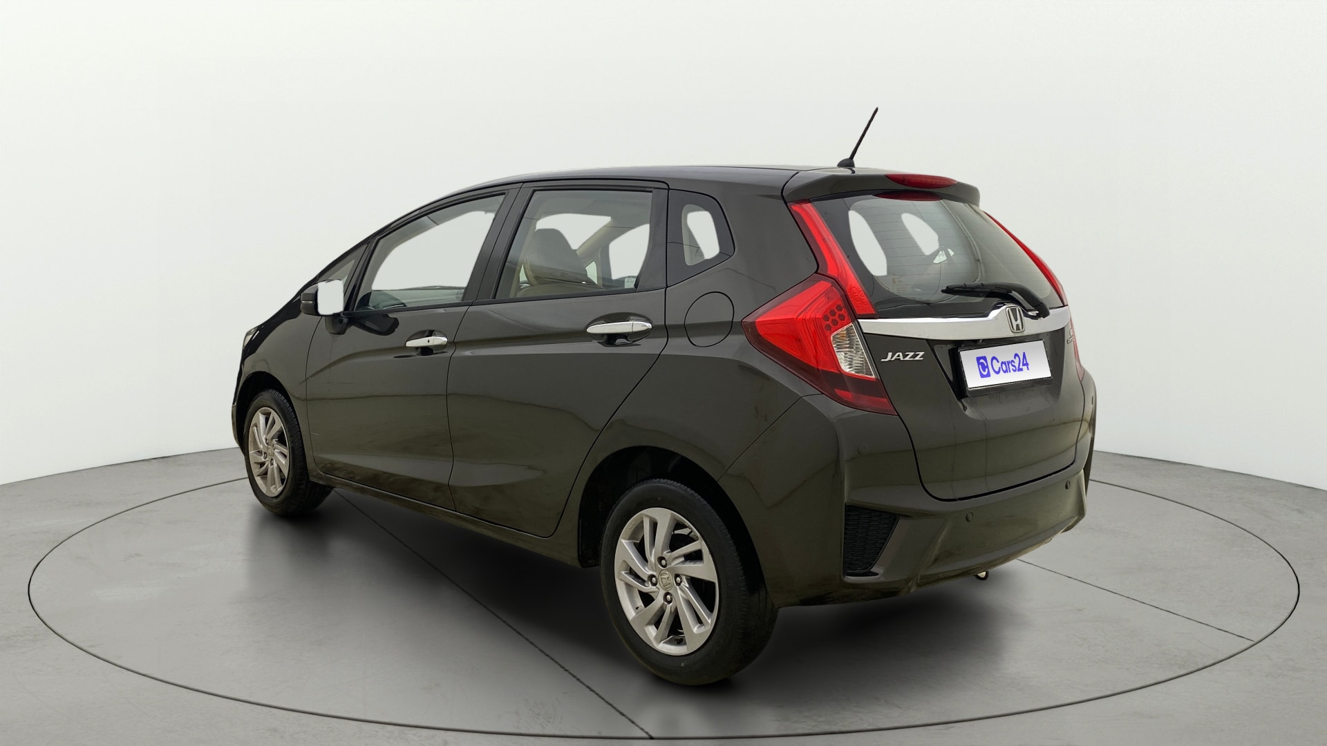 View 2019 Honda Jazz E MT Diesel Image 2 Used 2019 Honda Jazz E MT Diesel Image 2