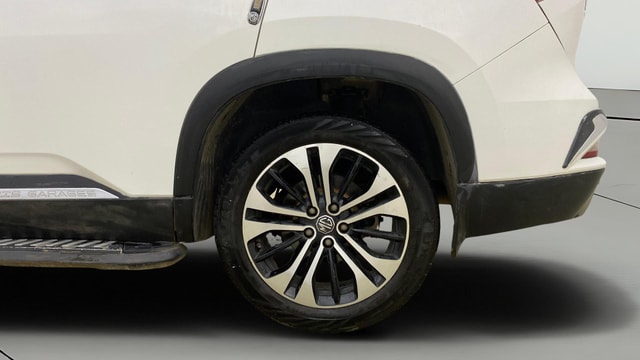 View MG Hector Plus Image 11 Used MG Hector Plus Image 11