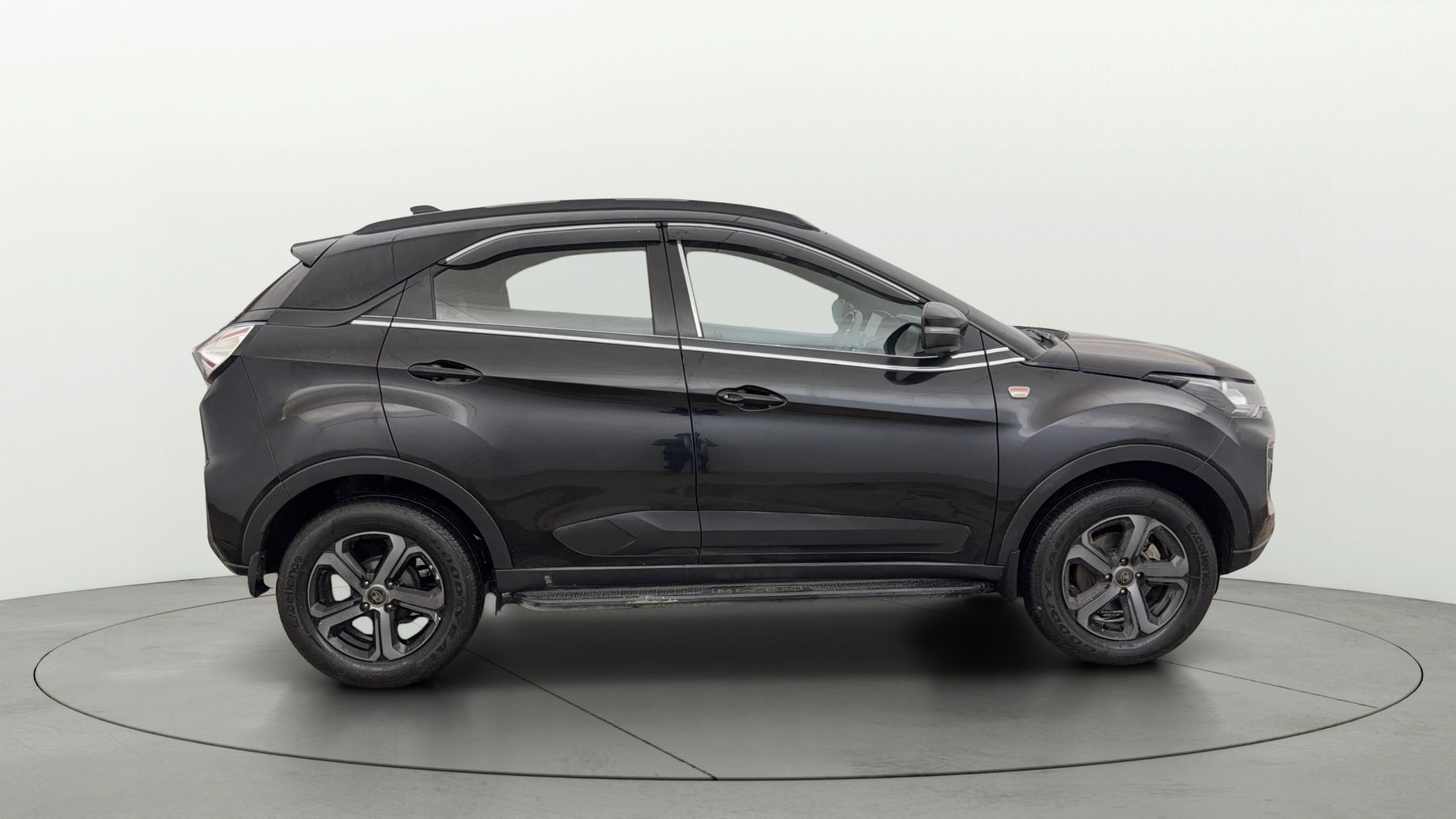 View 2023 Tata Nexon Revotron XE Image 9 Used 2023 Tata Nexon Revotron XE Image 9