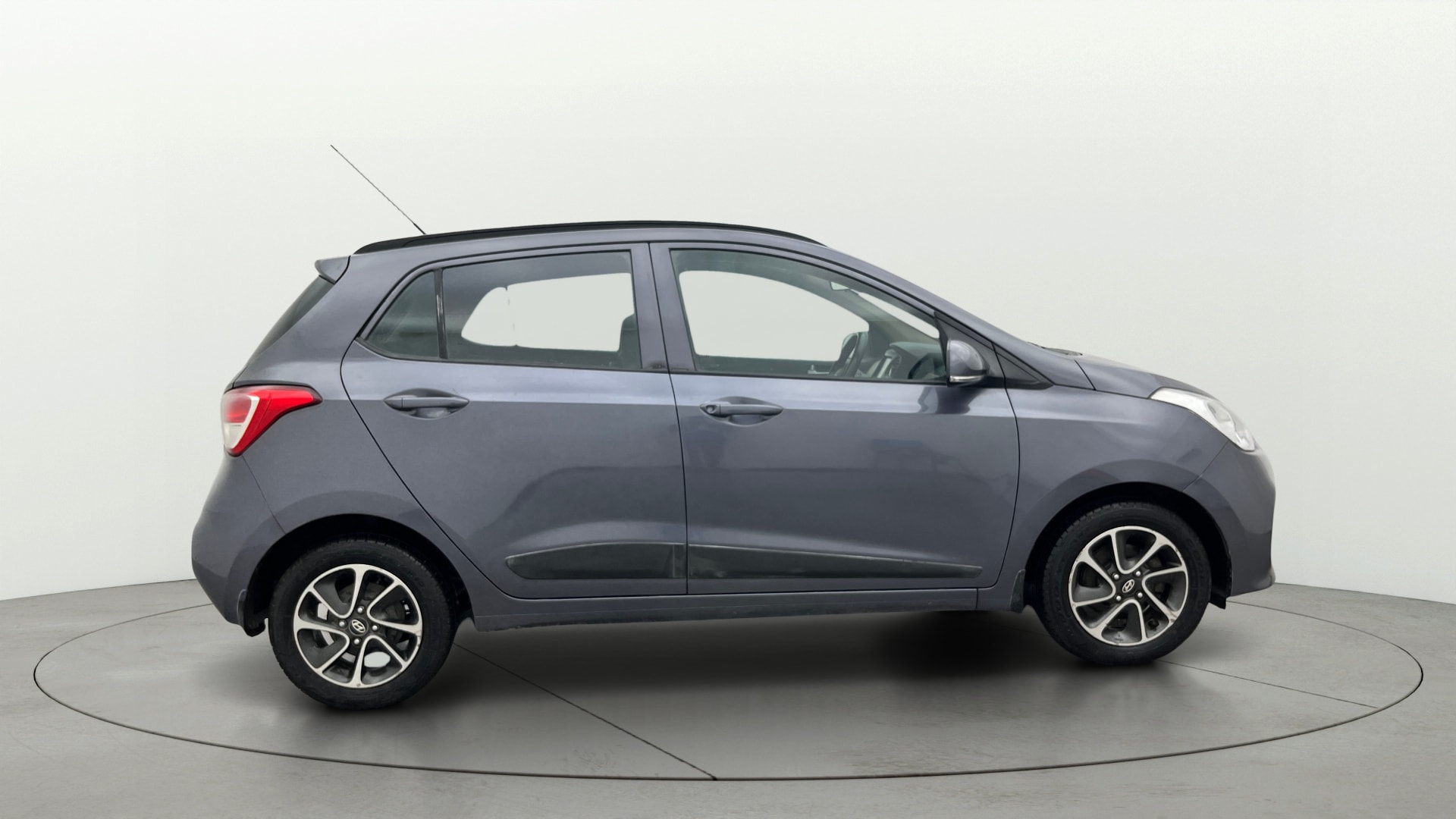 View 2017 Hyundai Grand i10 1.2 Sportz Petrol AT Image 8 Used 2017 Hyundai Grand i10 1.2 Sportz Petrol AT Image 8